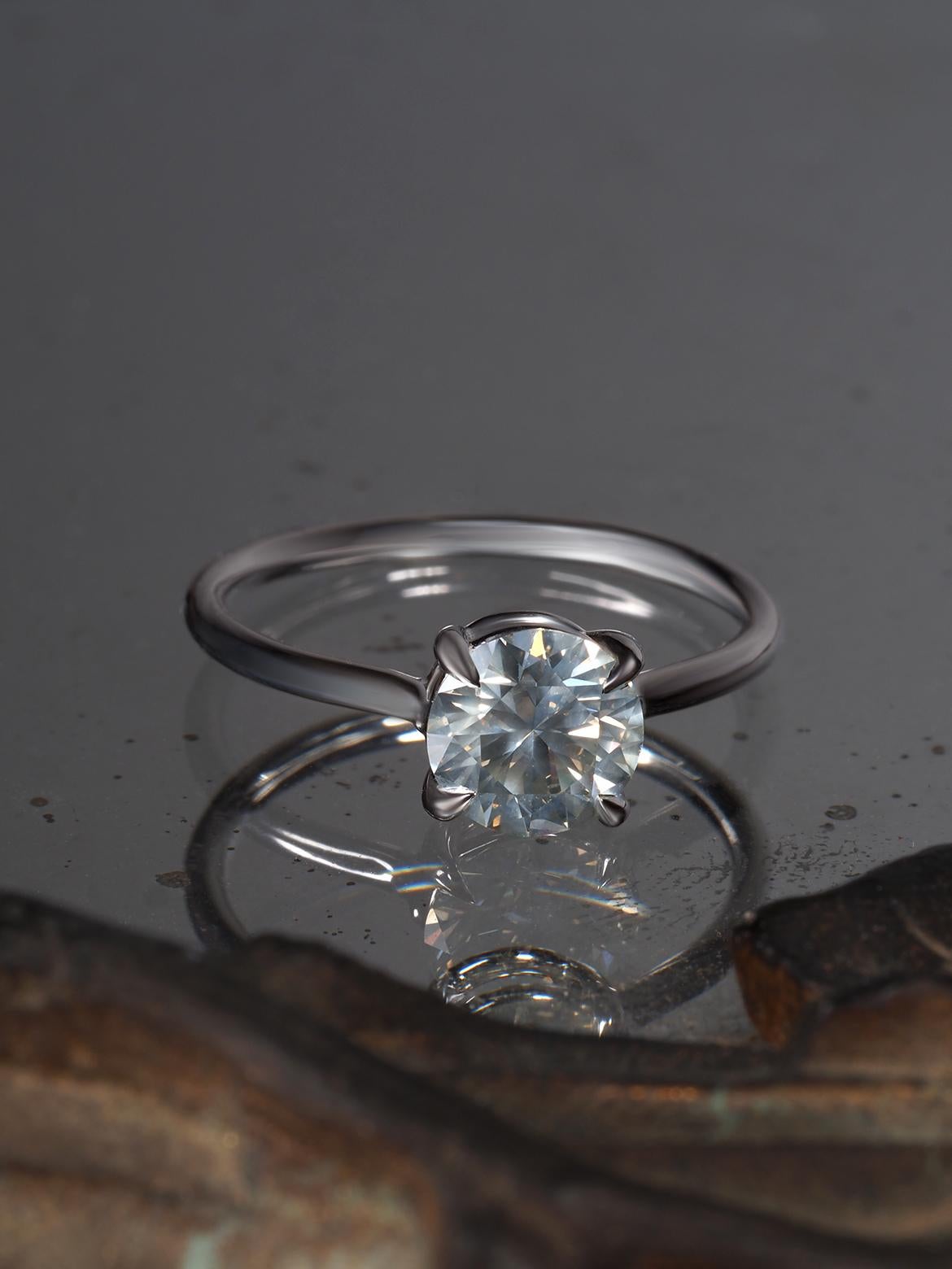 Bague de fiançailles inhabituelle faite sur mesure en or 18 carats avec diamant gris anthracite de 1,02 carat en vente 8