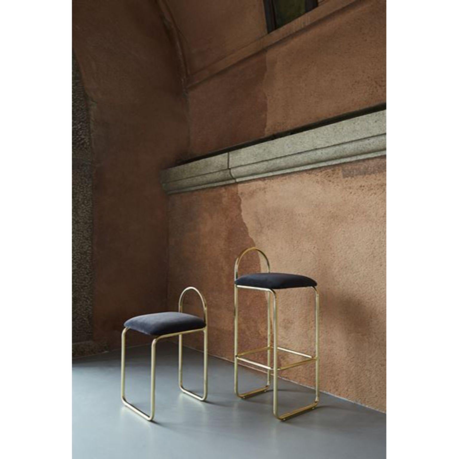 Chaise de salle à manger minimaliste en velours anthracite en vente 11