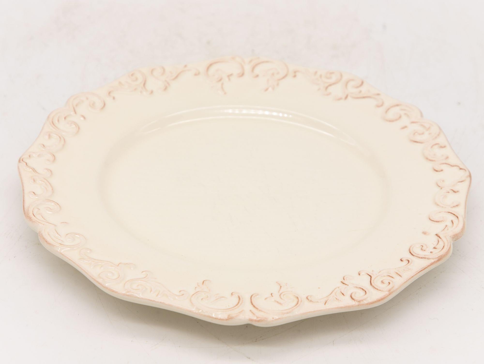 Platos ovalados de gres Anthropologie, Lote de 12, Portugal Circa 2007 Siglo XXI y contemporáneo en venta
