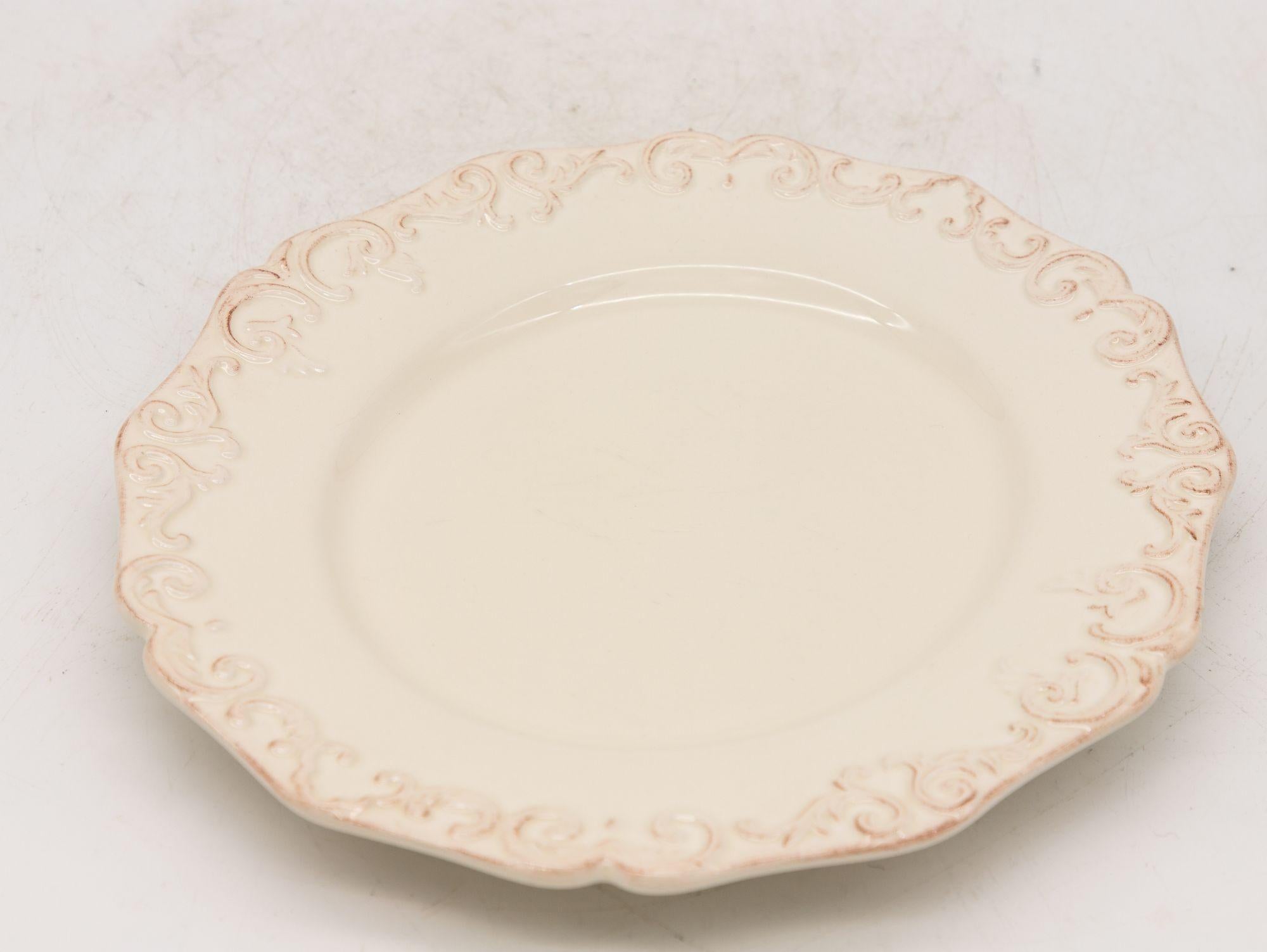 Platos ovalados de gres Anthropologie, Lote de 12, Portugal Circa 2007 en venta 2