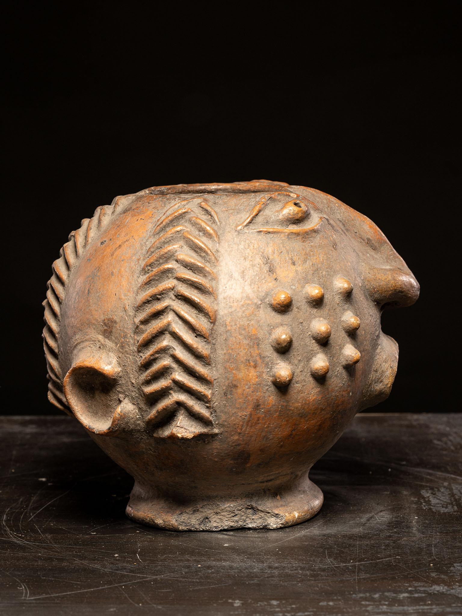 Vaso antropomorfo in terracotta In condizioni buone in vendita a Leuven , BE