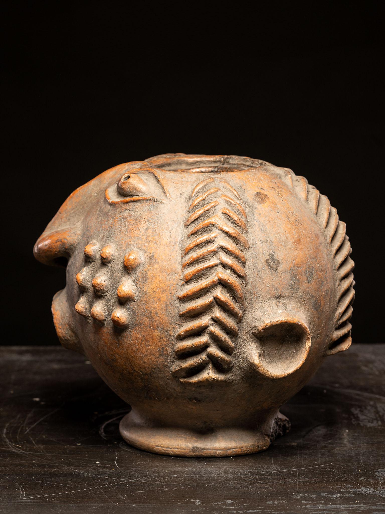 Vaso antropomorfo in terracotta in vendita 2