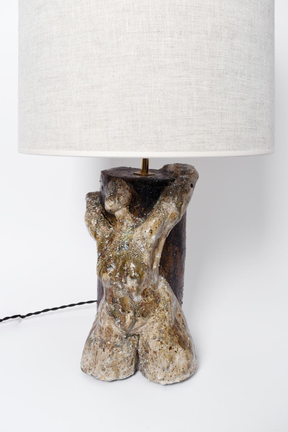 Anthropomorphic lamp representing a woman extending, 2022. In Excellent Condition In Lisboa, PT