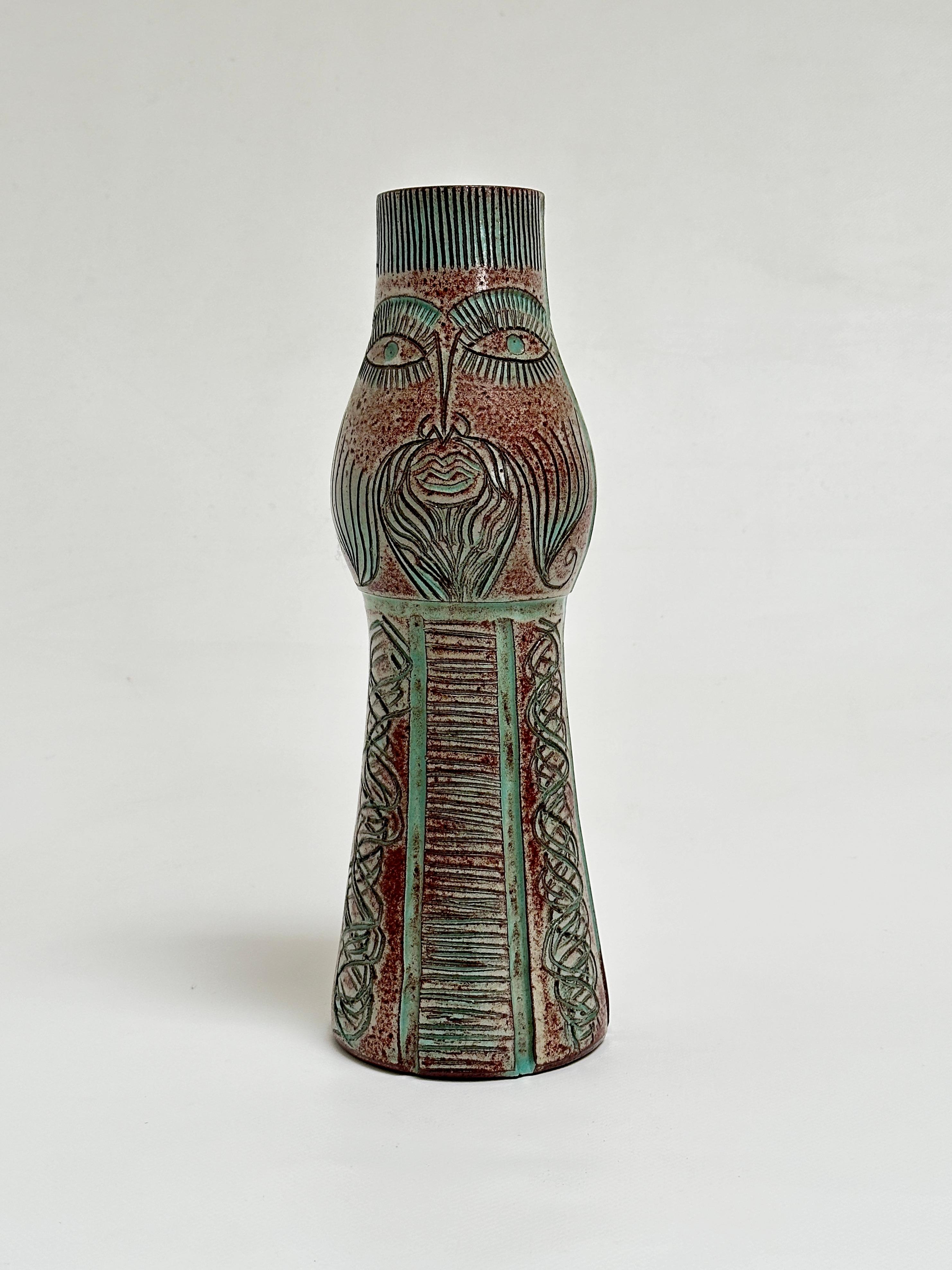 Anthropomorphic Vase, Accolay, France c. 1960 In Excellent Condition For Sale In St Ouen, FR
