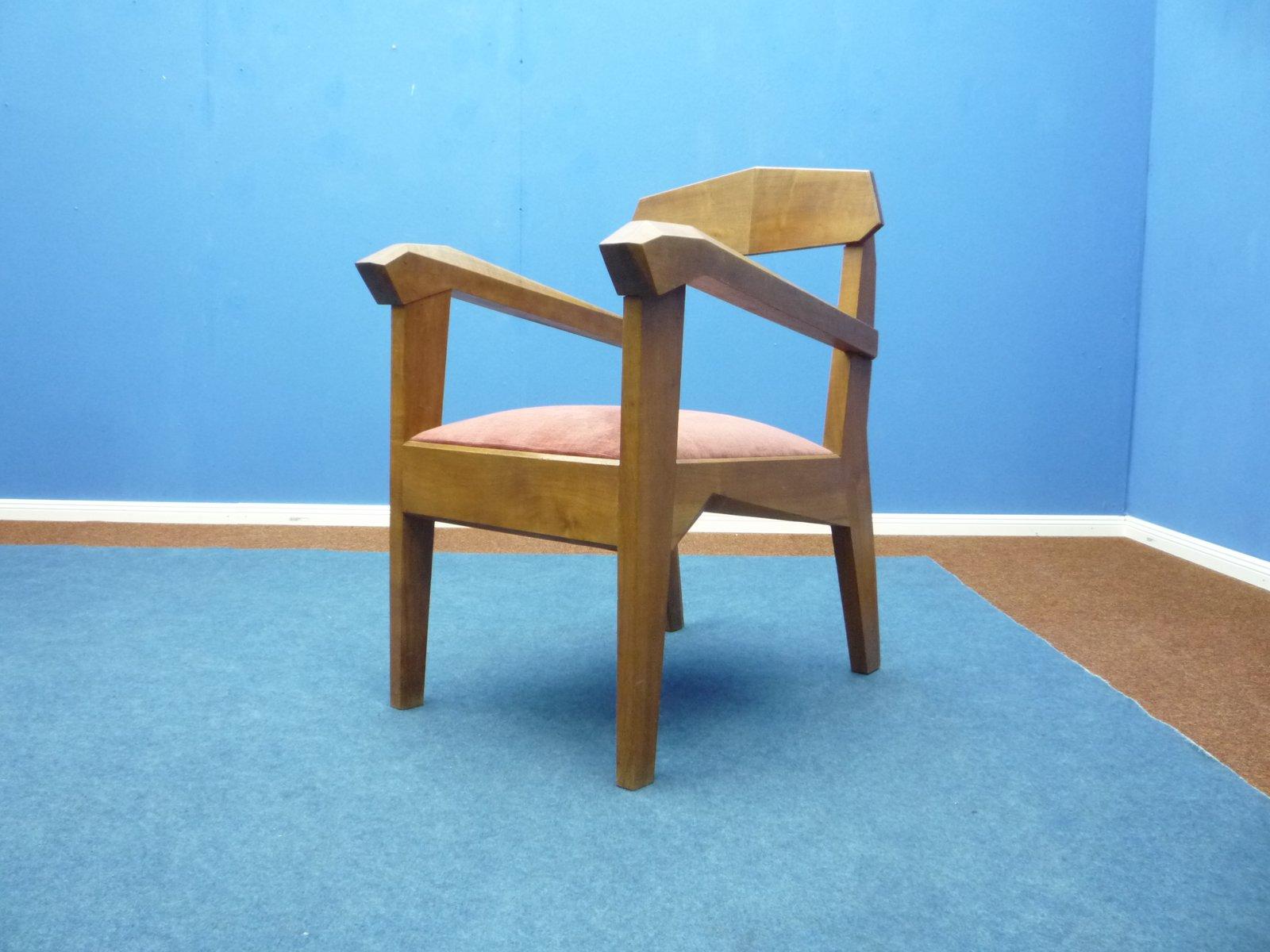 Very rare armchair by Siegfried Pütz, Germany 1920s. This chairs is made of walnut and is in a very good original condition.
 