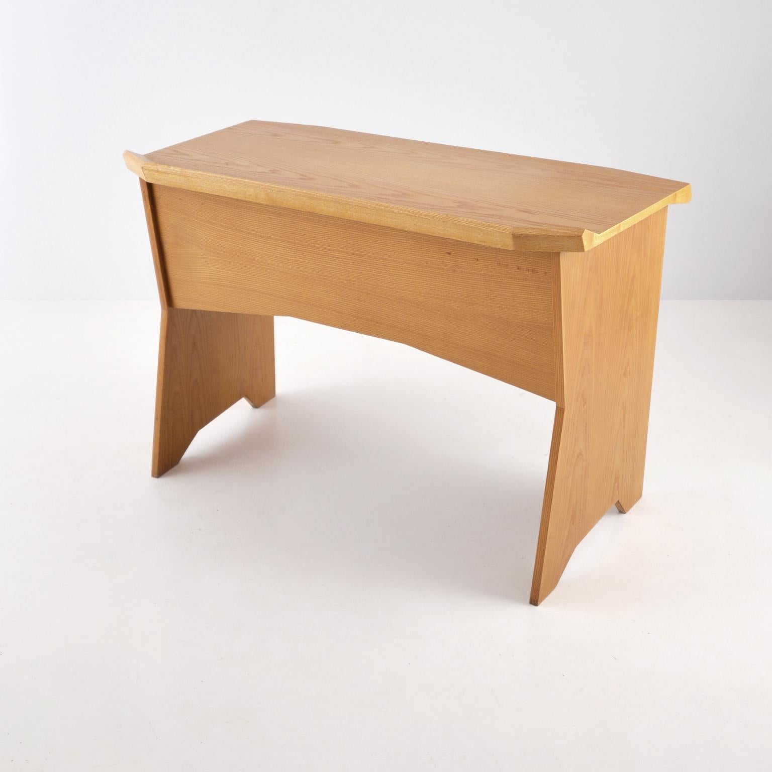 Anthroposophical Children's Desk by Felix Kayser for Schiller Möbel, circa 1930 In Good Condition For Sale In Berlin, DE