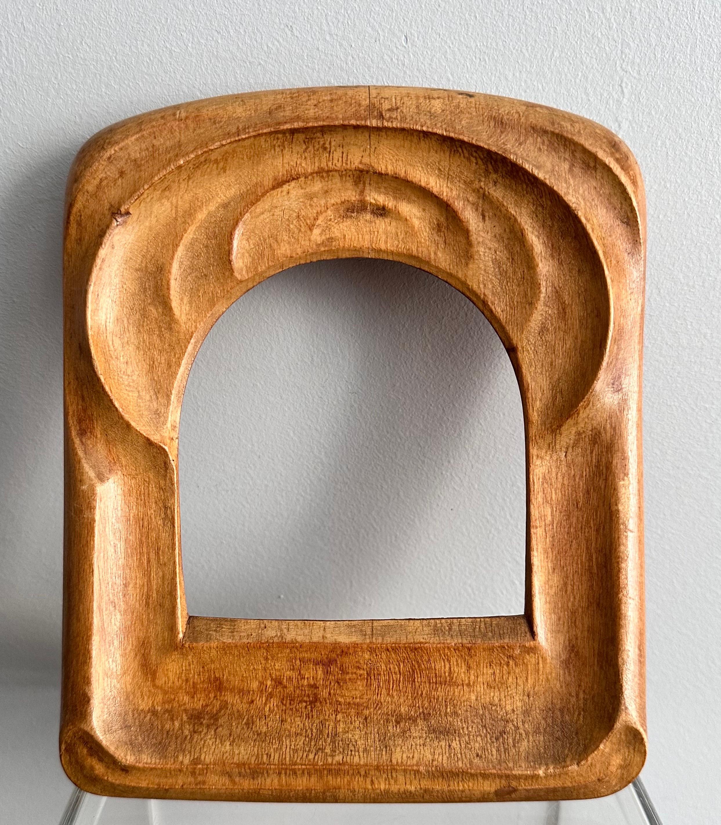 Anthroposophical frame, carved natural wood.
Monogram engraved on the back 