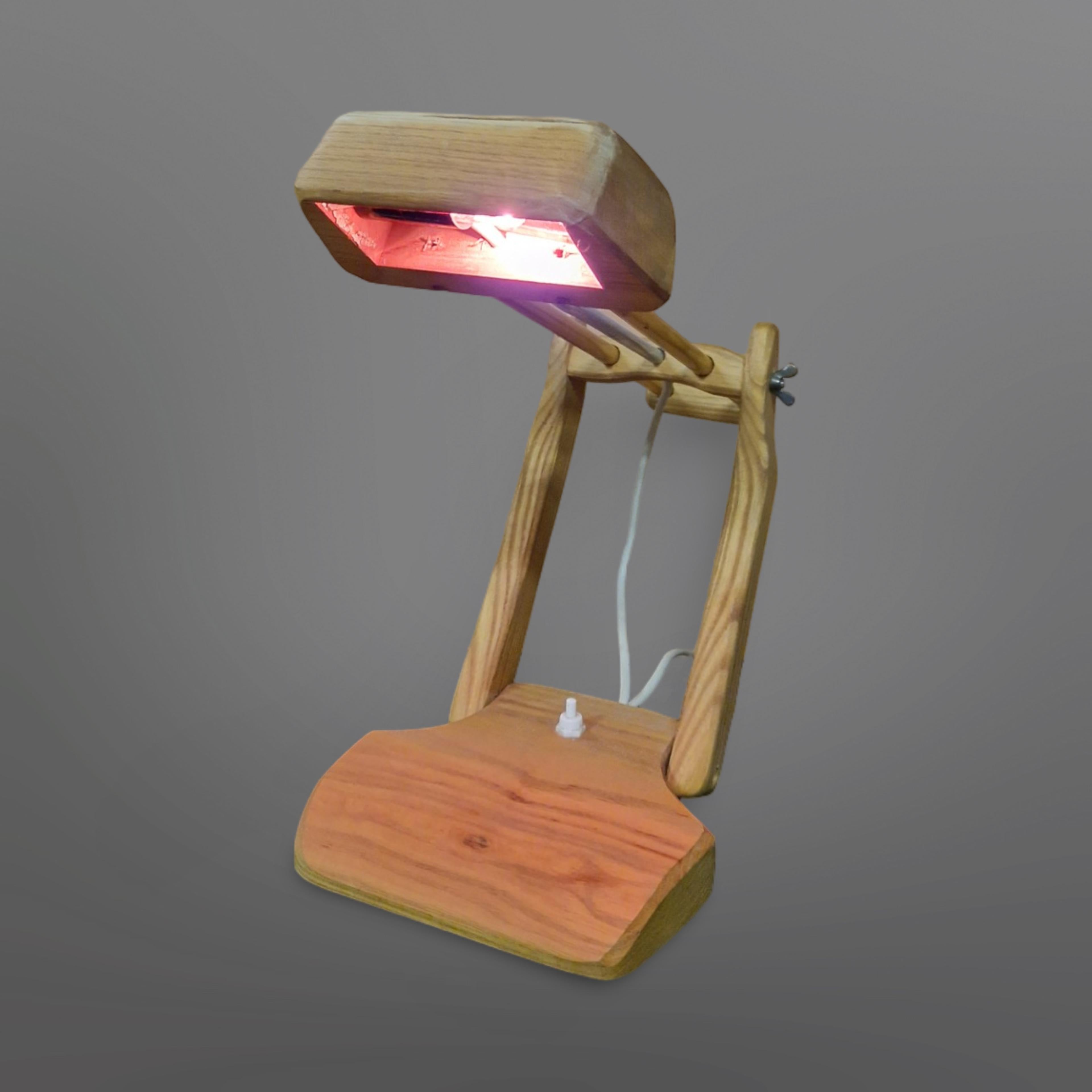 Lámpara de escritorio antroposófica de madera y latón, Países Bajos Años 60 Holandés en venta