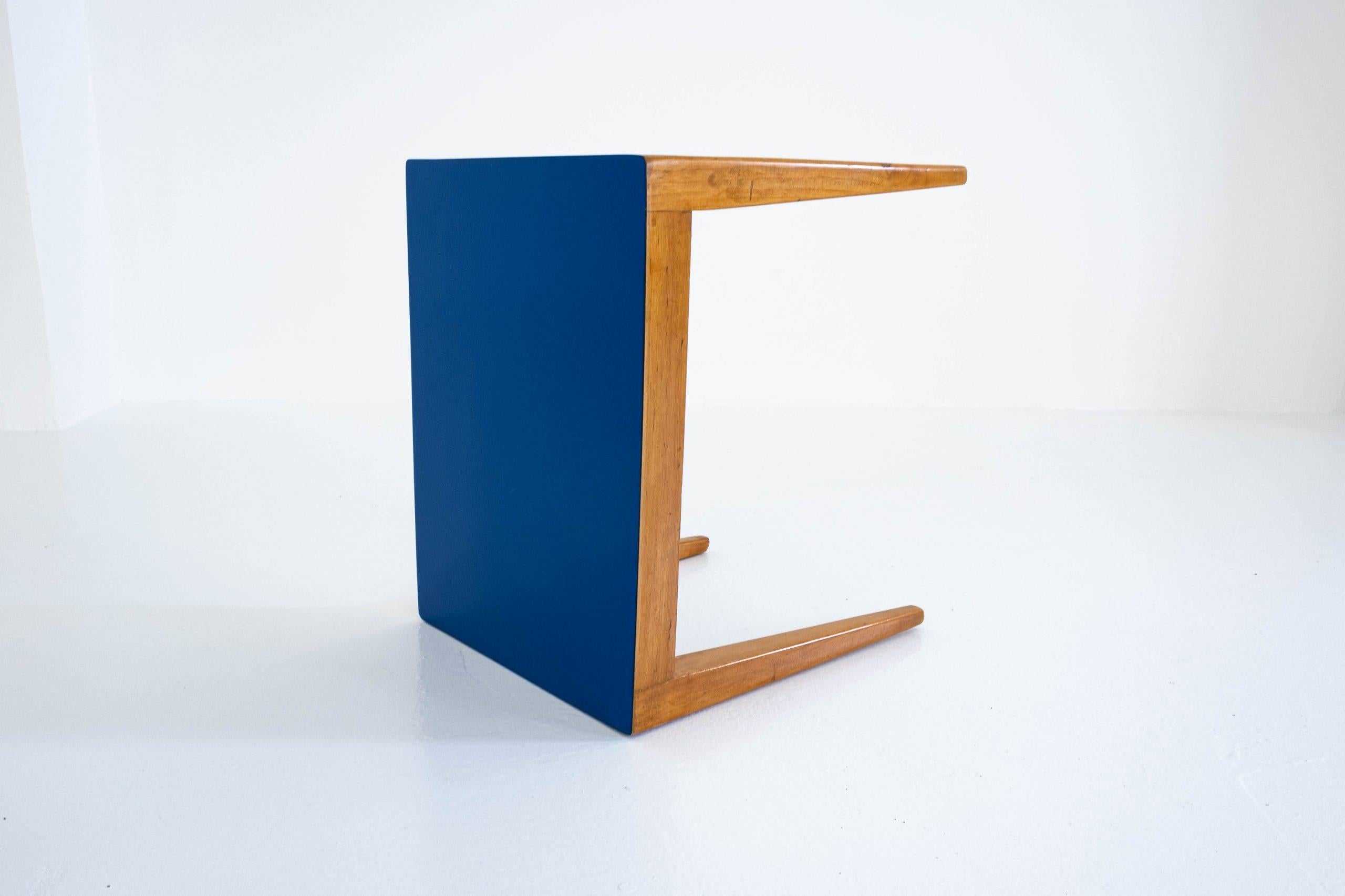 AntiBeige Gio Ponti Side Table Puristic, Mediterranean Blue Top 1960's 1