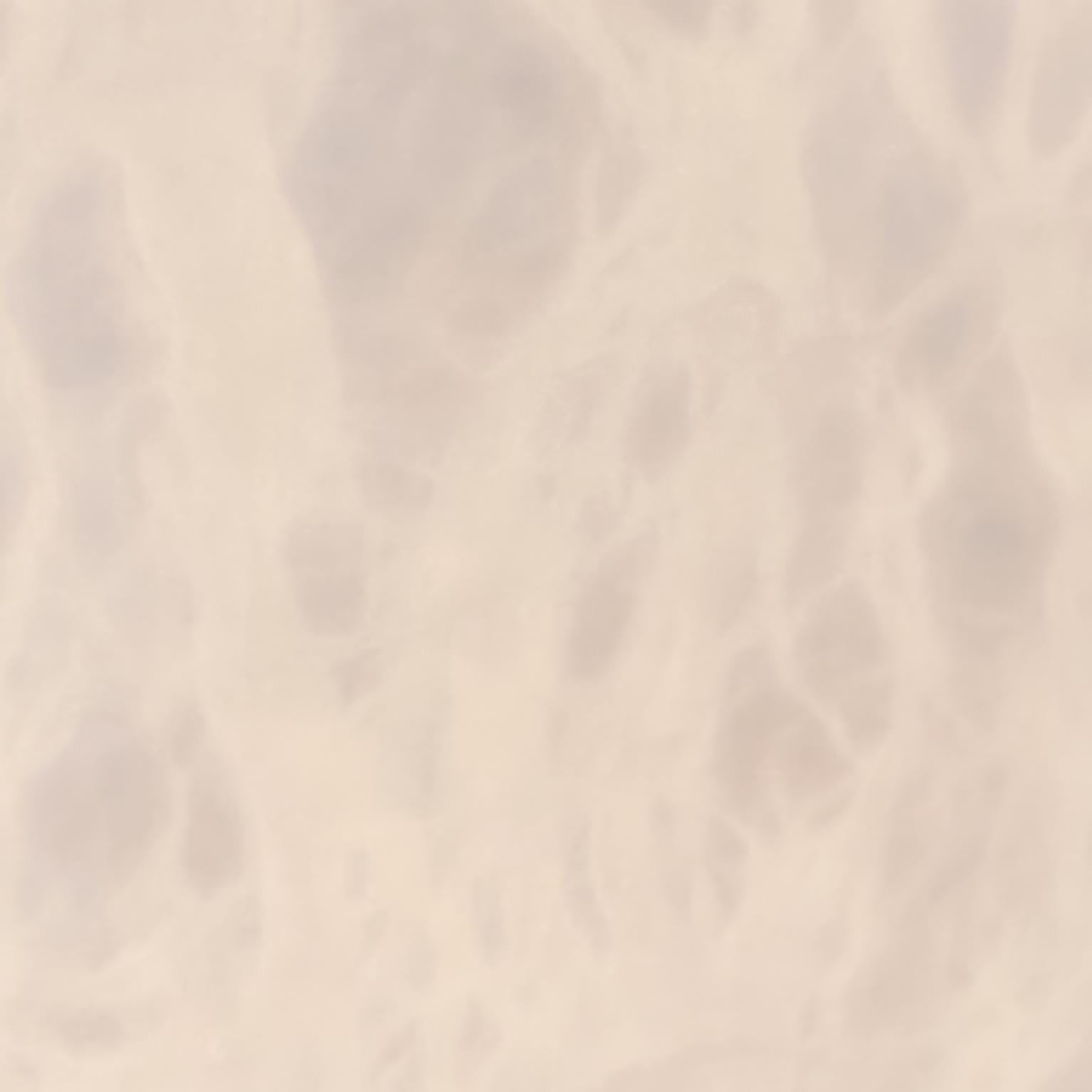 Wandleuchte 'Antibes' aus Alabaster von Denis De La Mesiere. Handgefertigt in Los Angeles in der Werkstatt des renommierten französischen Designers und Antiquitätenhändlers Denis de le Mesiere, der die Arbeit von Pierre Chareau mit akribischer Liebe
