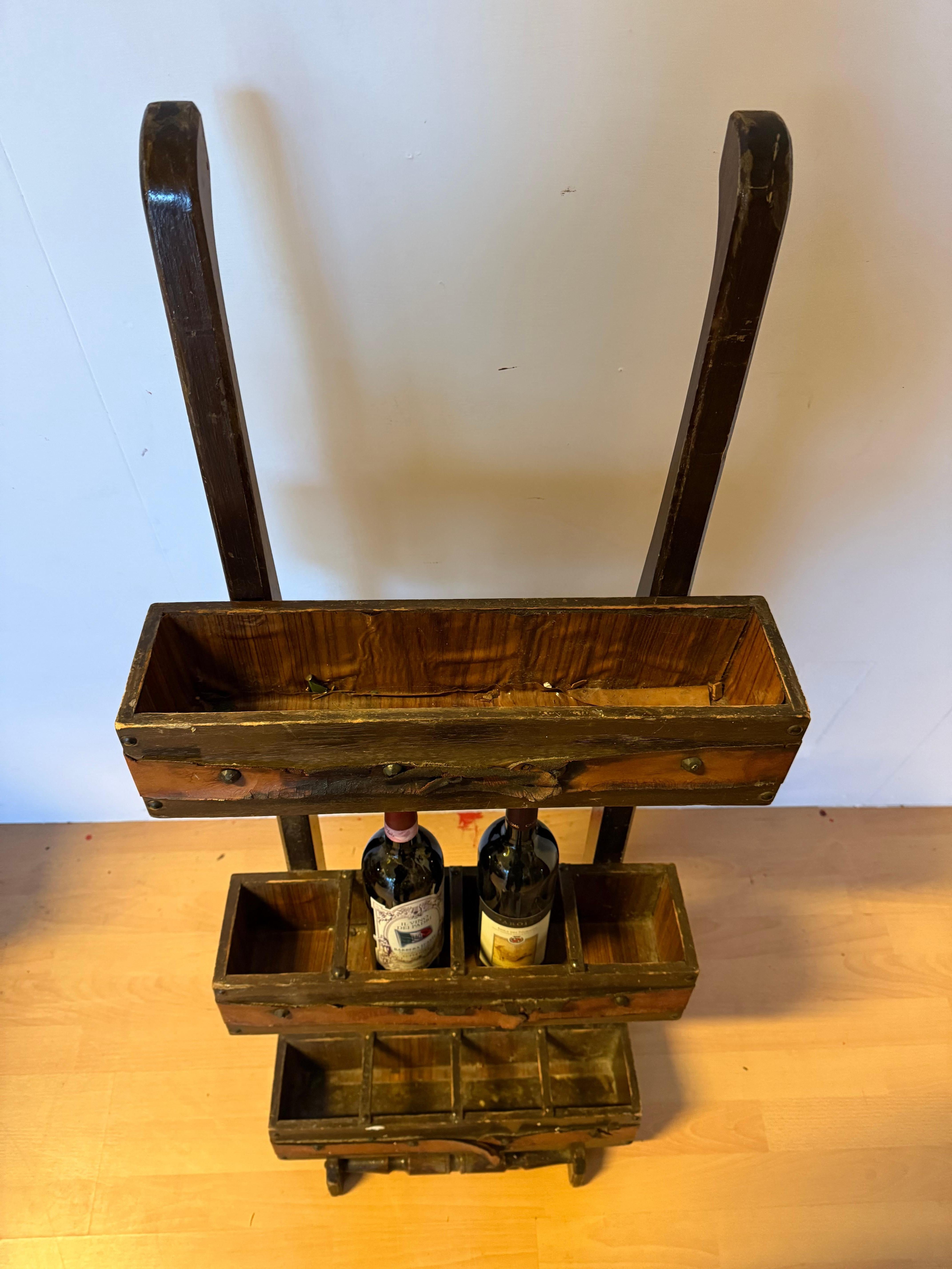 Bodega antigua y botellero multiusos SIGLO XX en venta 8