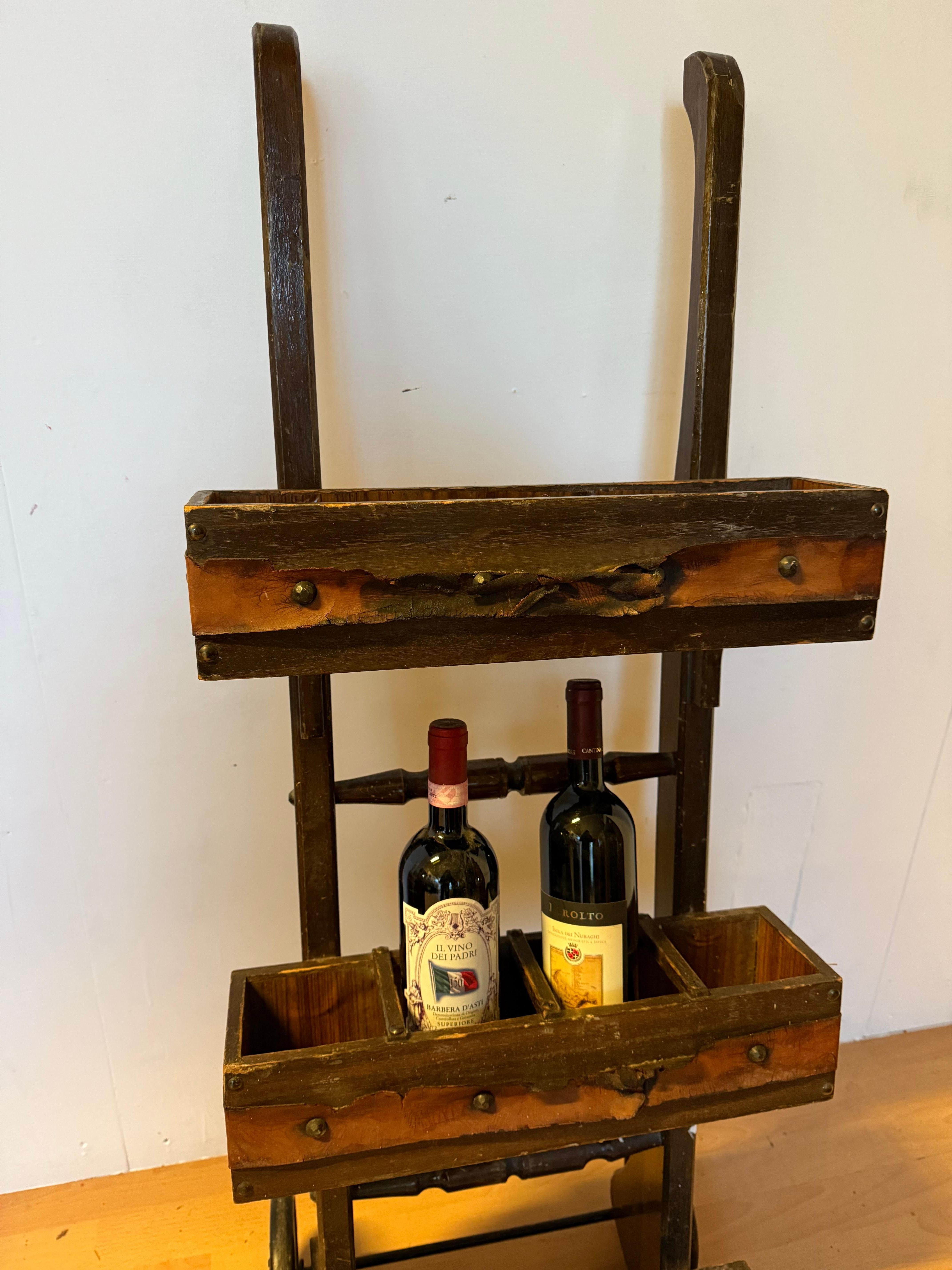 Bodega antigua y botellero multiusos SIGLO XX en venta 2