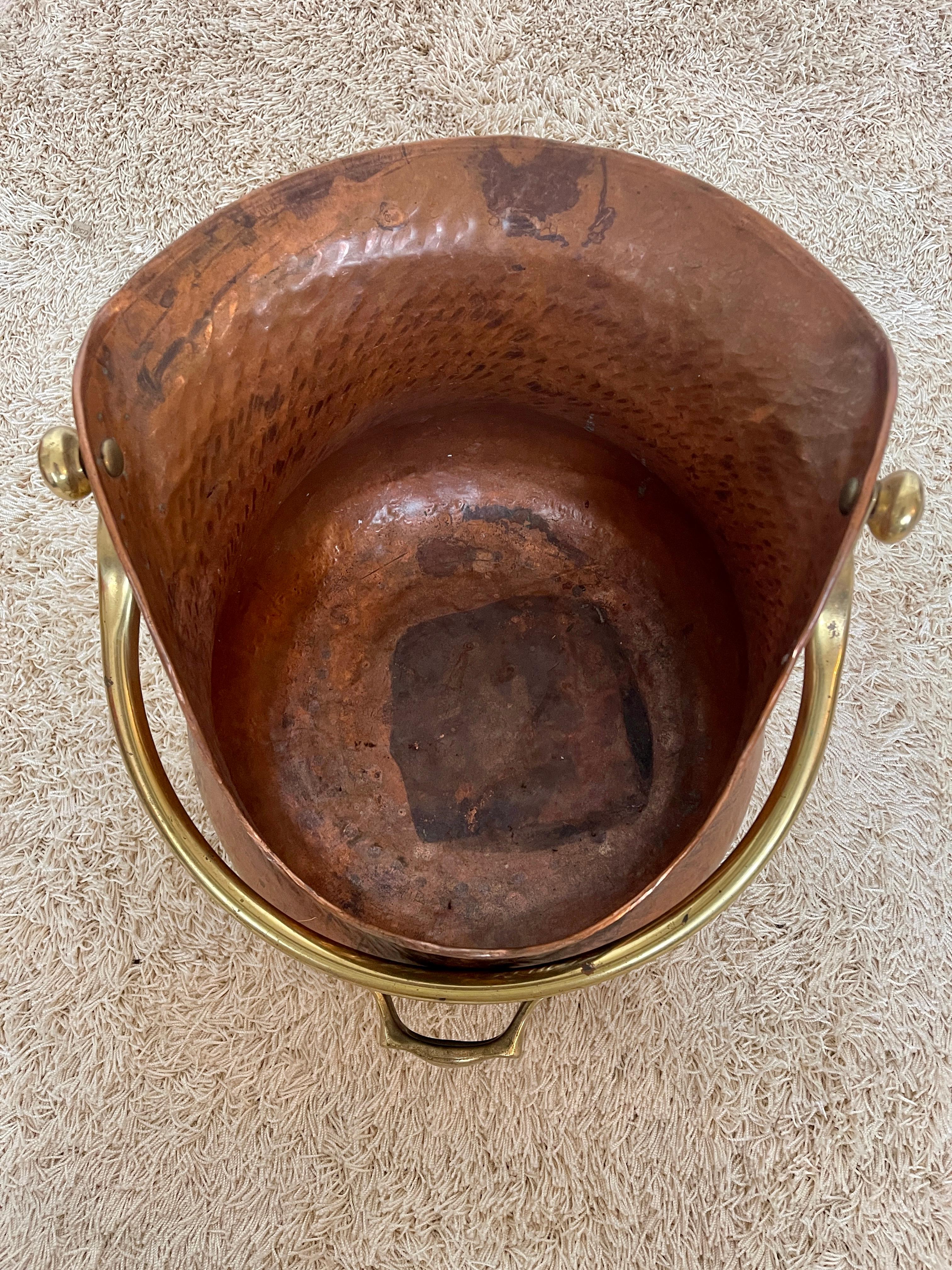 Other Antique 19th century Italian copper and brass basket For Sale