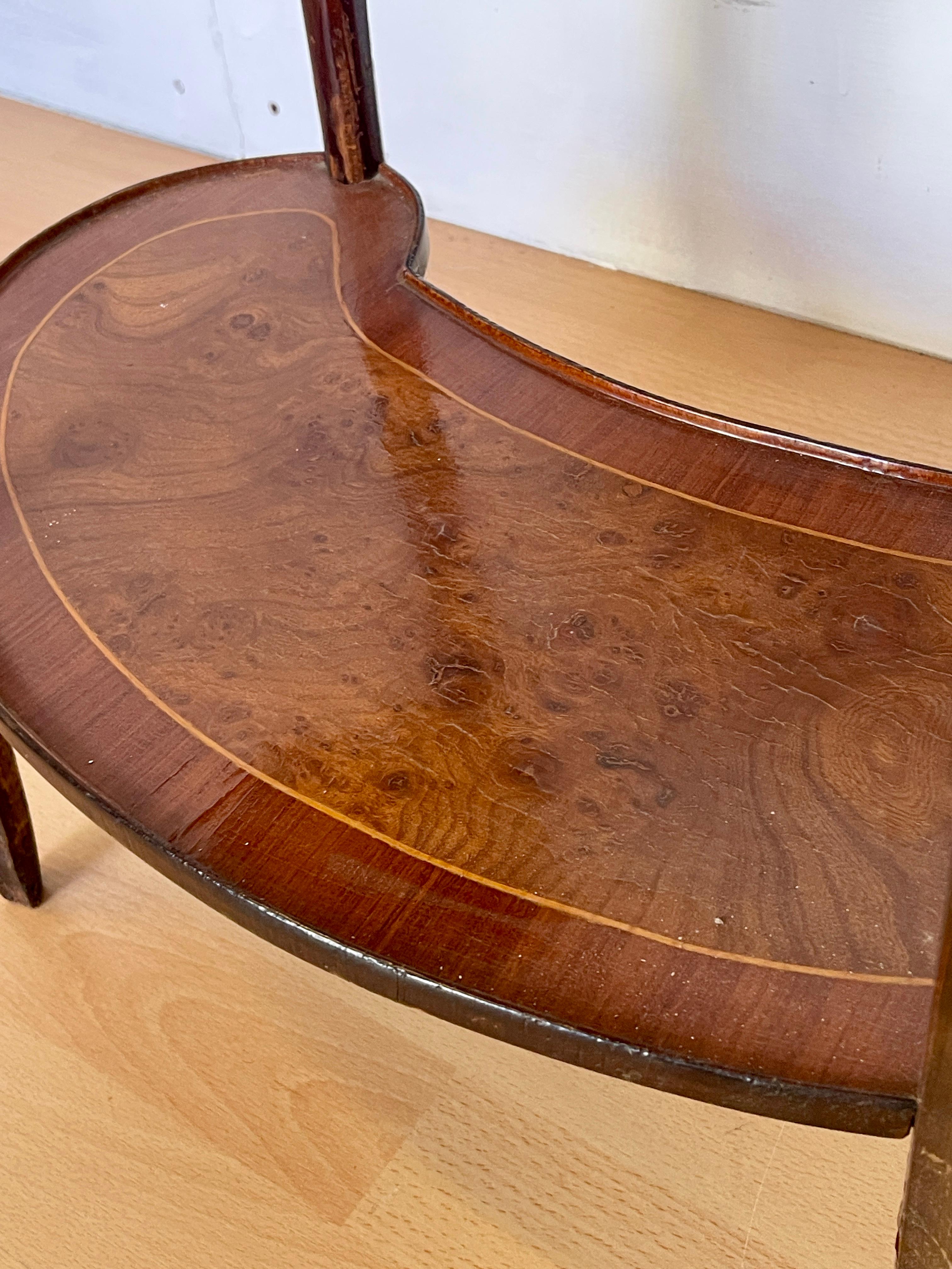 Antica coppia di comodini in legno e bronzo in stile Luigi XVI in vendita 8