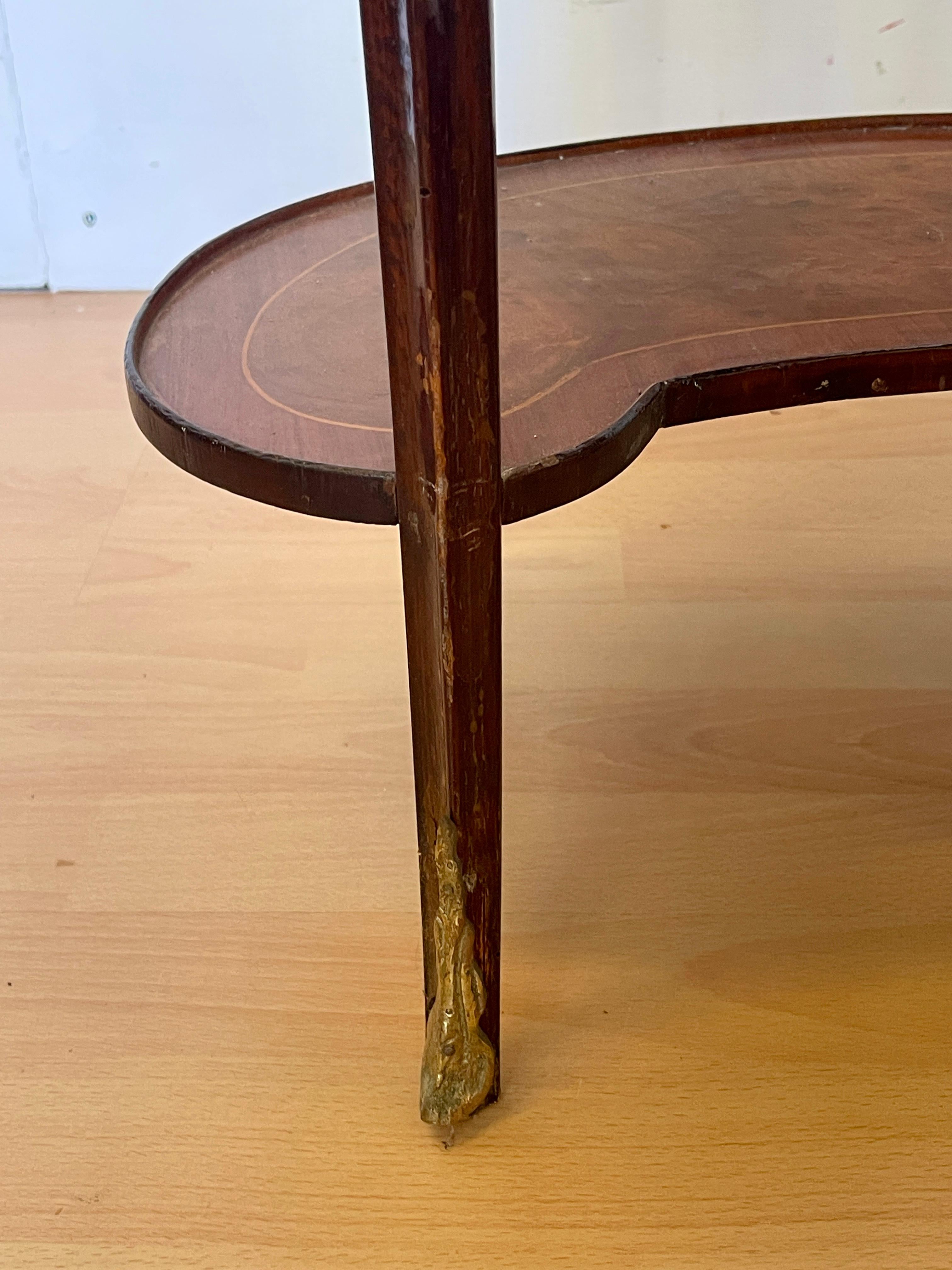 Antica coppia di comodini in legno e bronzo in stile Luigi XVI In condizioni buone in vendita a Cantù, IT