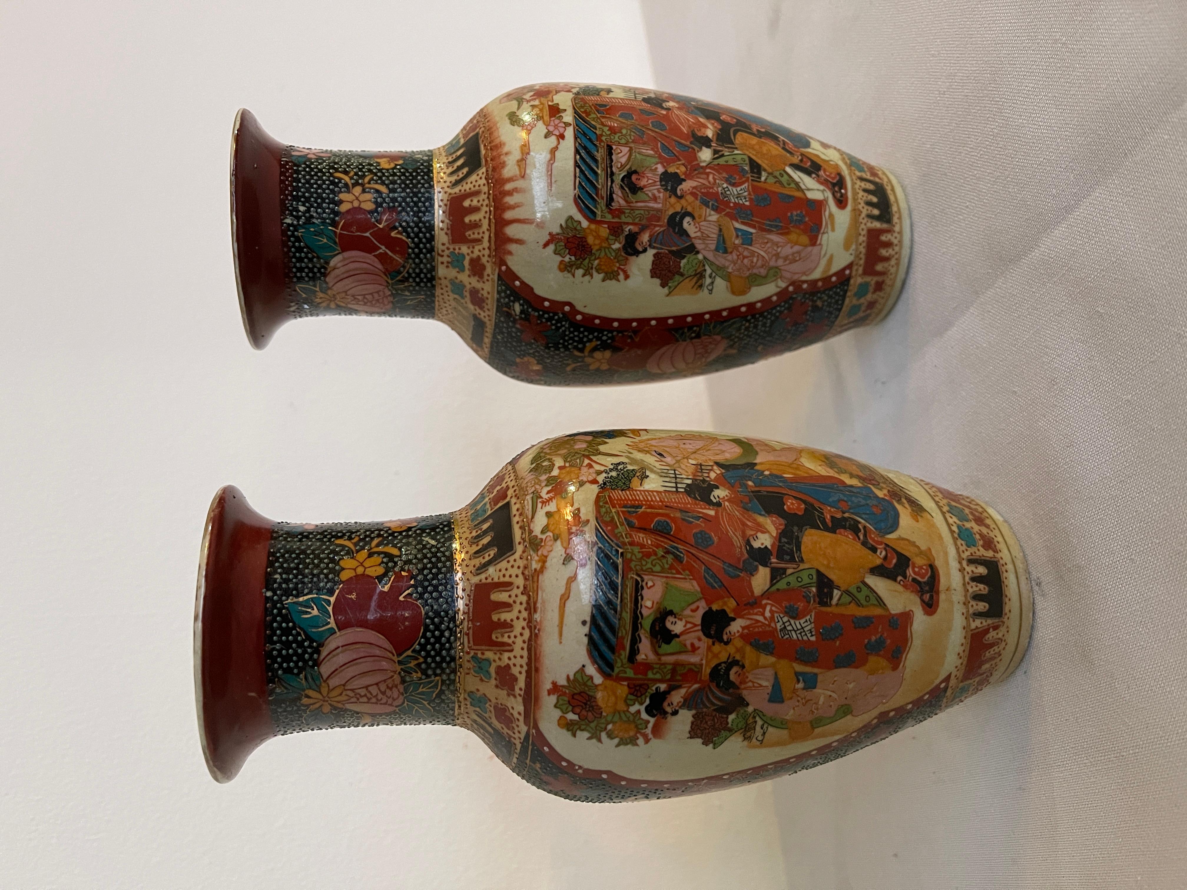 Paire de vases anciens de style meiji japonais 20e siècle Bon état - En vente à Cantù, IT