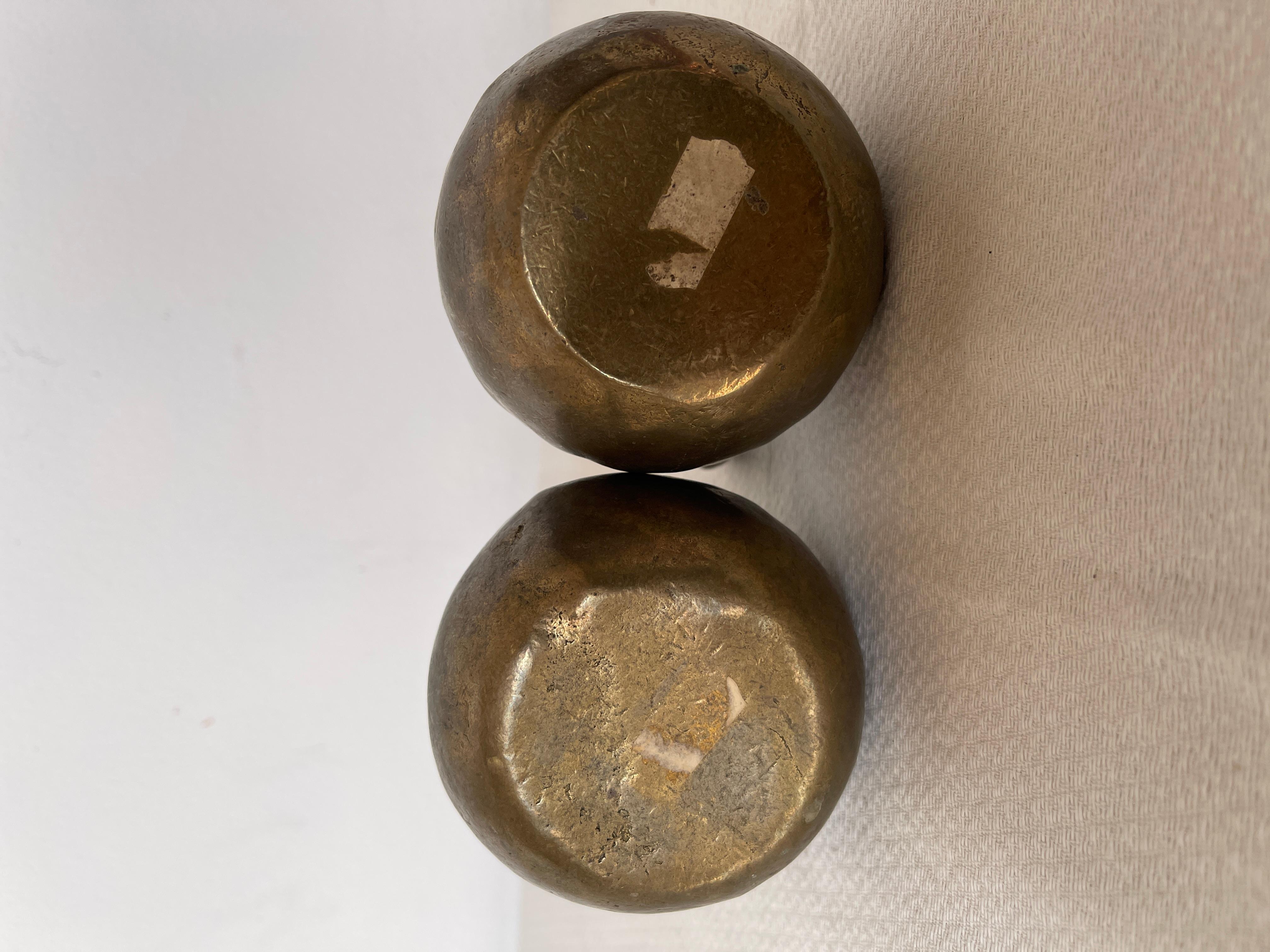 Antica coppia di vasi in bronzo massiccio, XIX secolo im Angebot 2