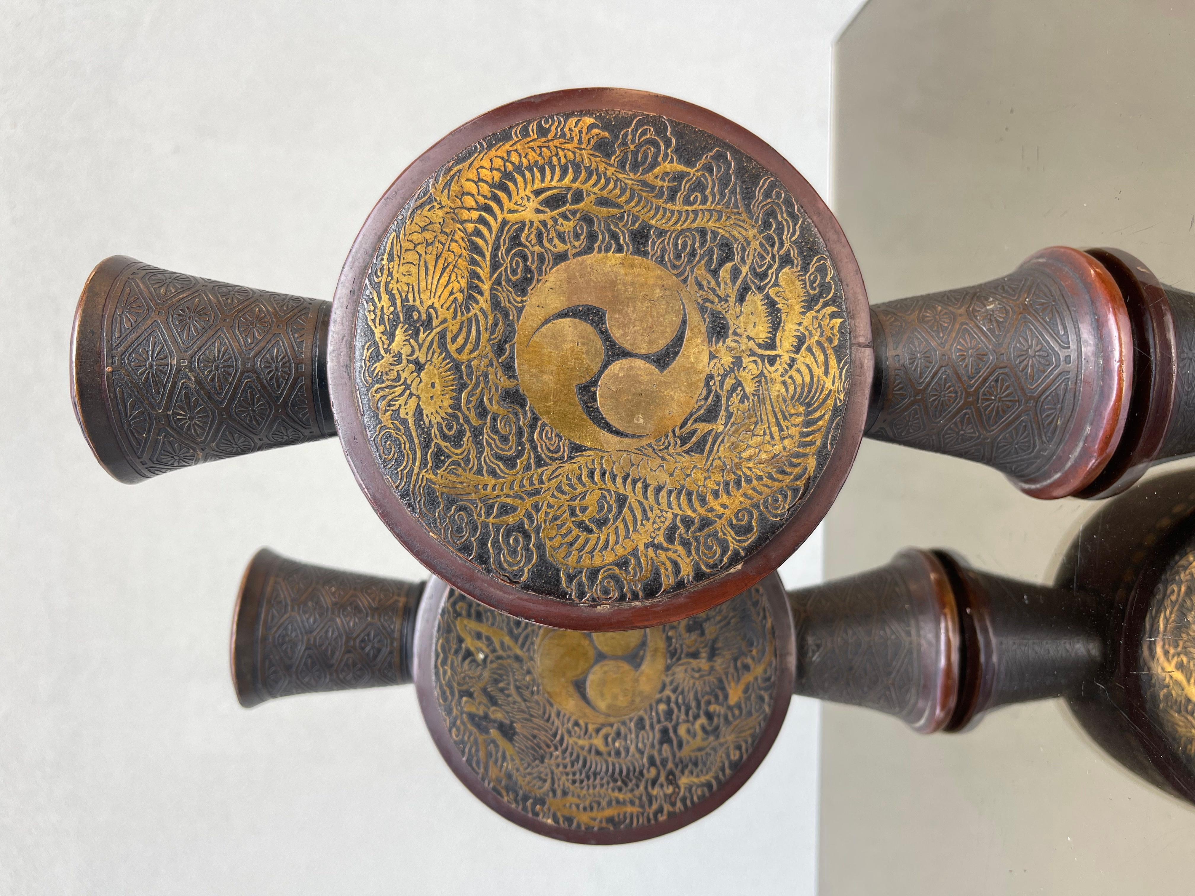 Antica Coppia Di Vasi in Rame Sbalzato, Decoro in Rilievo Ottone, XX Secolo en venta 2