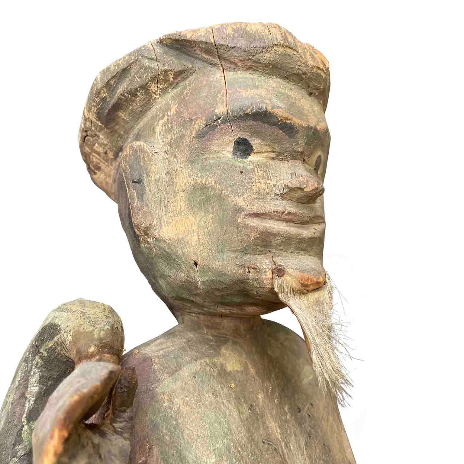 Antigua figura de chamán asiático de Myanmar de finales del siglo XIX en madera policromada Arte popular en venta