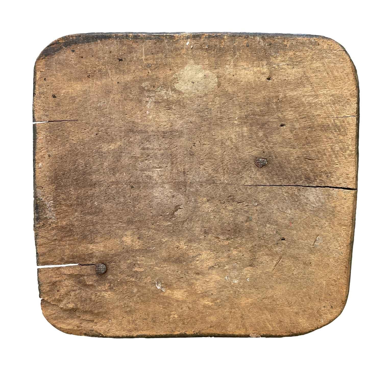 Antigua figura de chamán asiático de Myanmar de finales del siglo XIX en madera policromada Burmese en venta