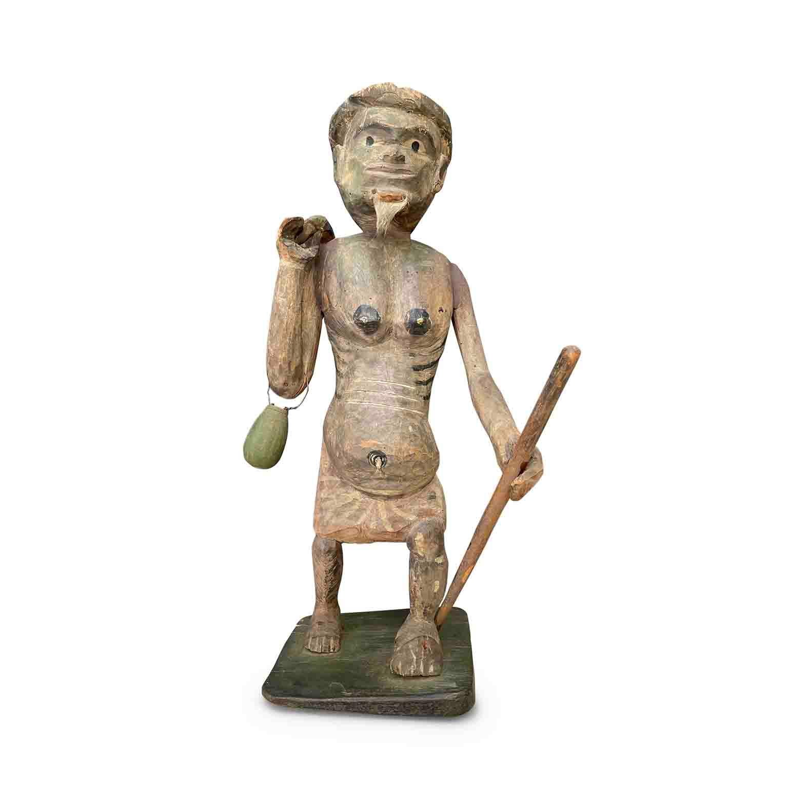 Antigua figura de chamán asiático de Myanmar de finales del siglo XIX en madera policromada en Bueno estado para la venta en Milano, MI