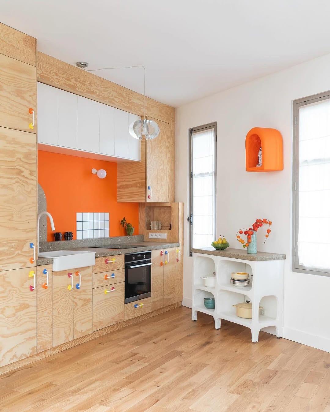 Francese Scaffale e supporto da cucina Antica di Curvy World Studio A in vendita