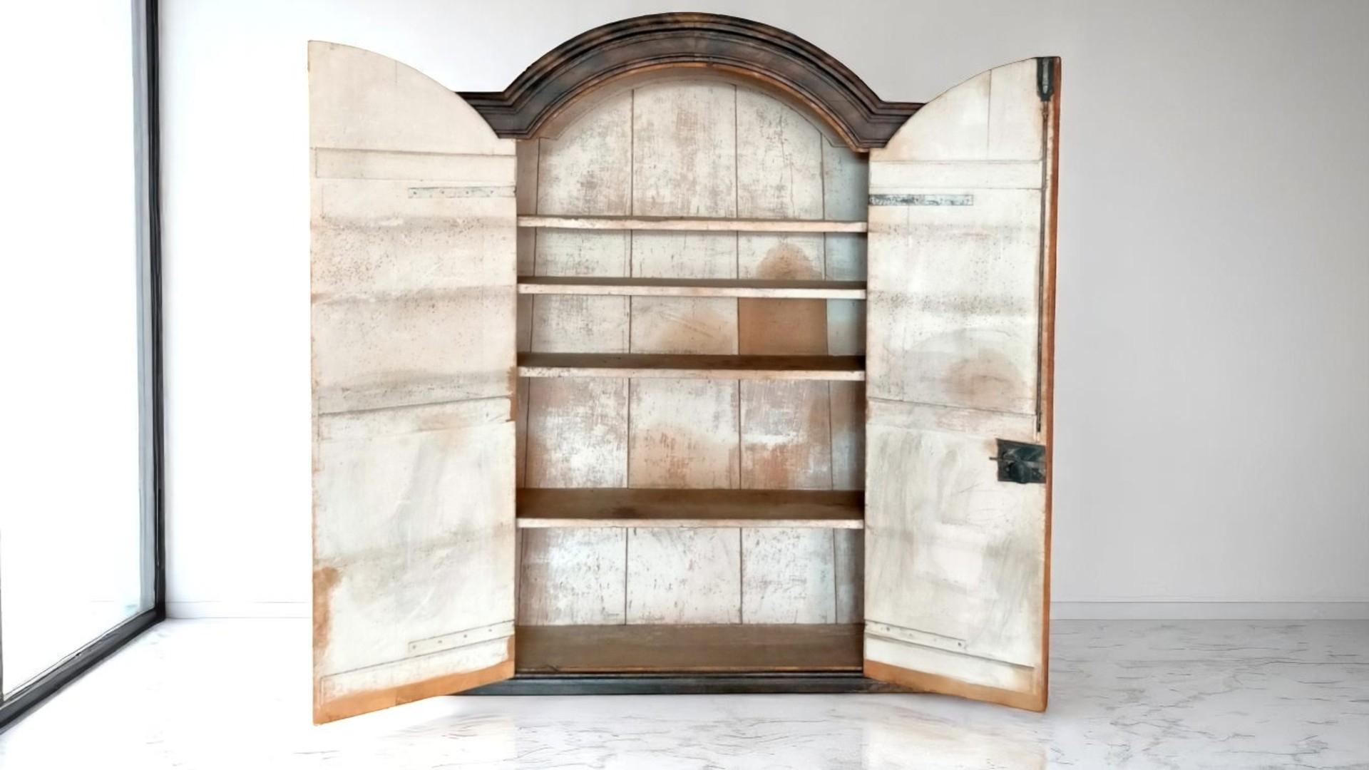 Laccato Antica Libreria del '700 con Laccatura Originale in vendita