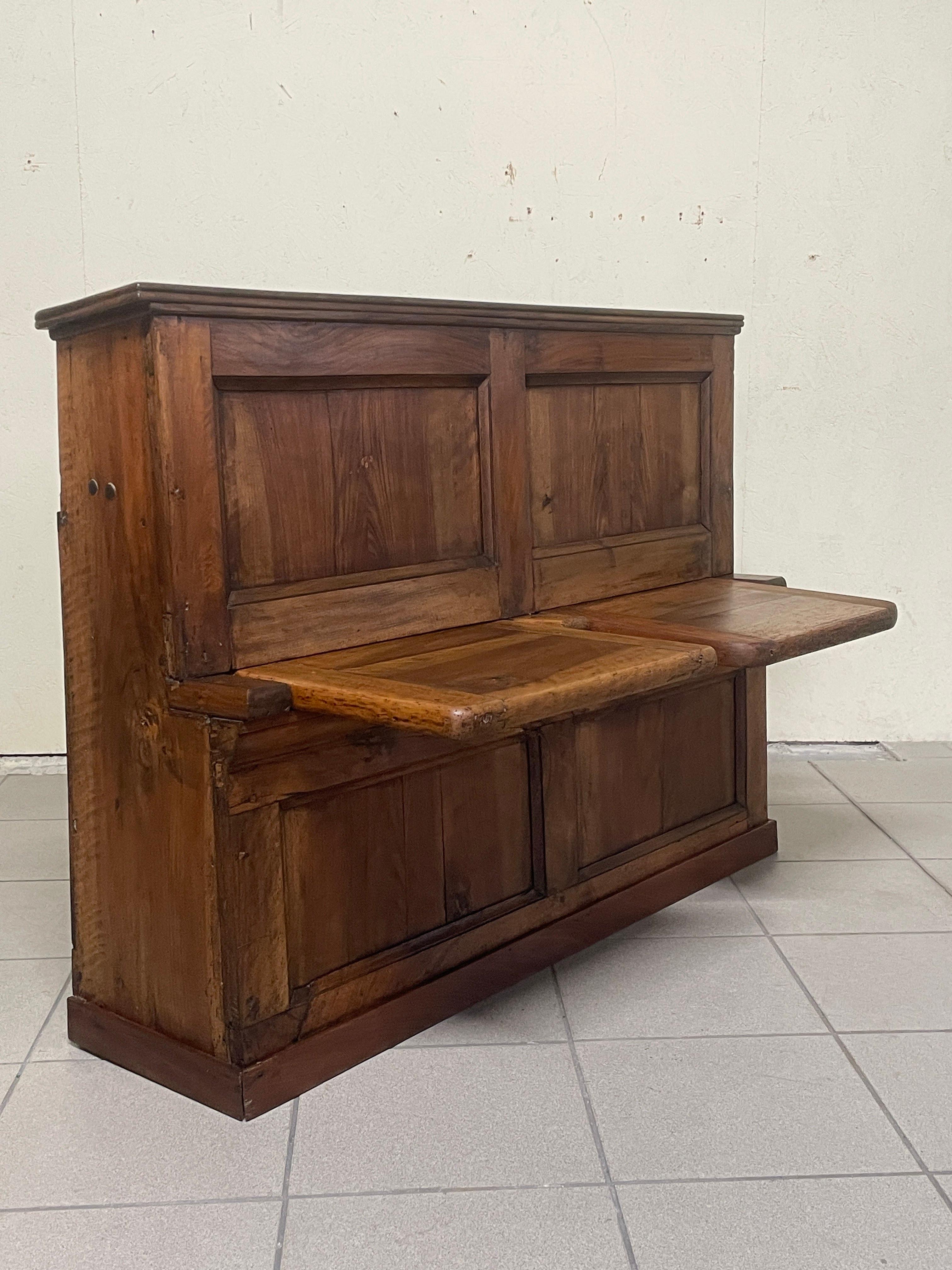 Antica panca dell'800 in legno di noce, Italia in vendita 4