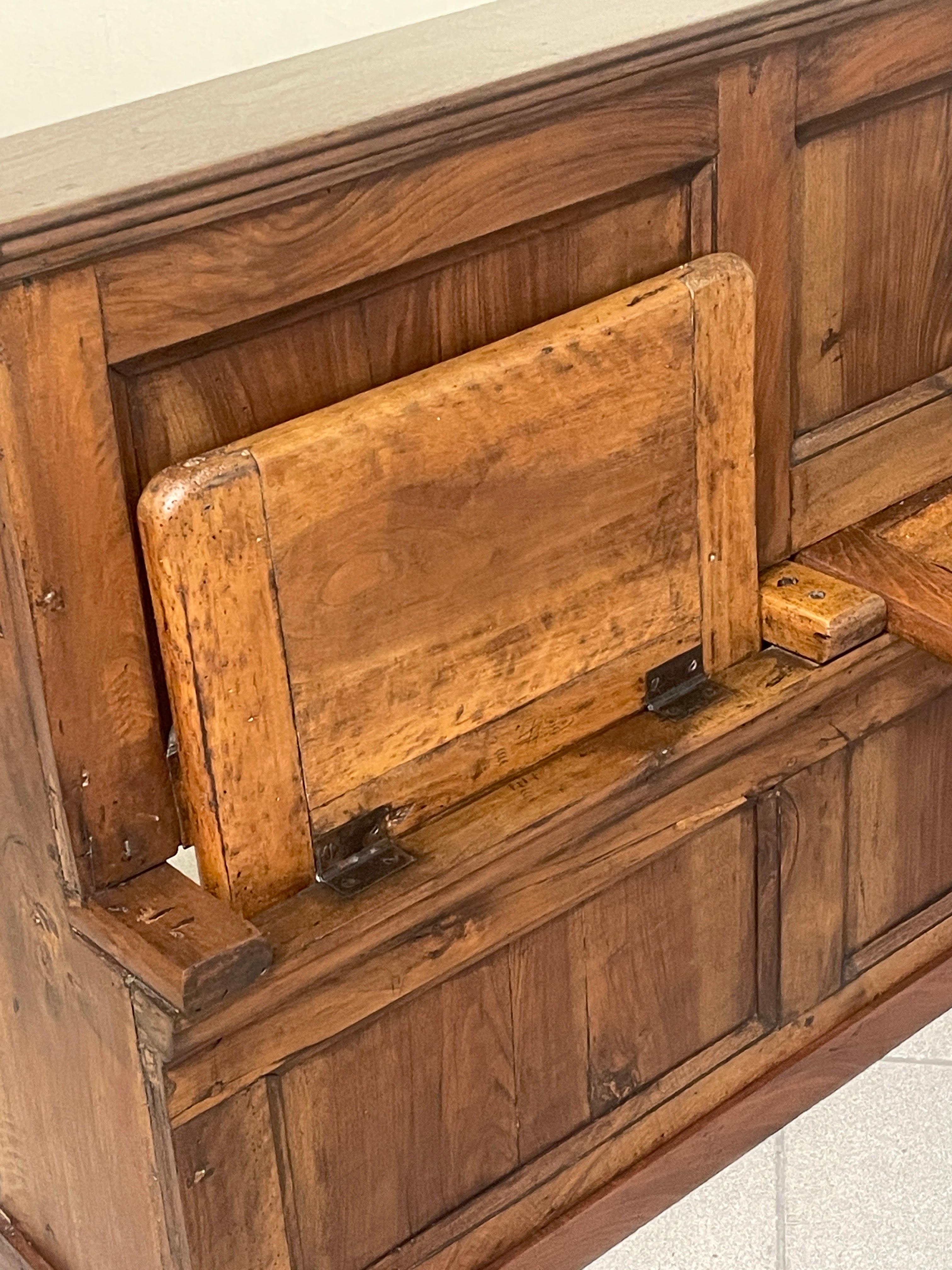 Antica panca dell'800 in legno di noce, Italia in vendita 6