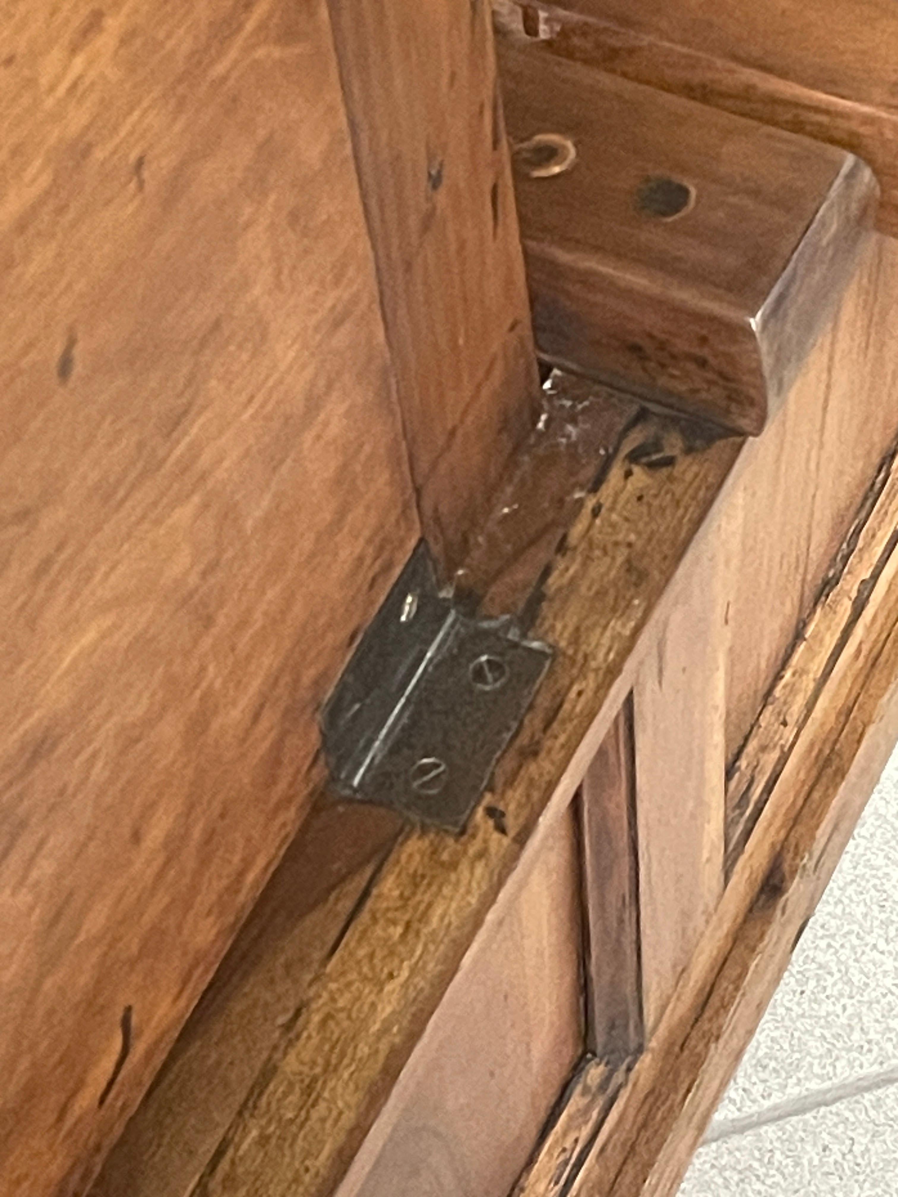 Antica panca in noce con tre sedute a ribalta, Italien, '800 im Angebot 6