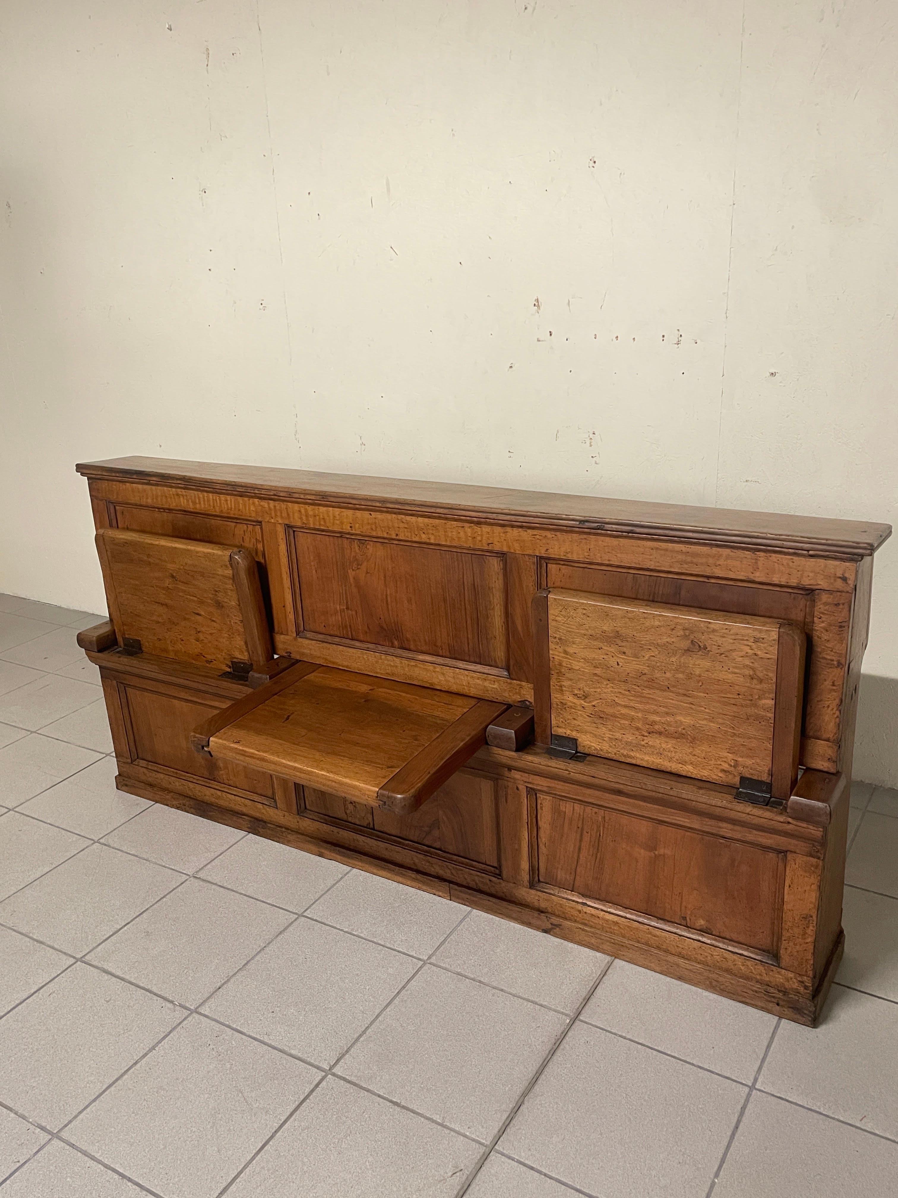 Antica panca in noce con tre sedute a ribalta, Italien, '800 (Italienisch) im Angebot