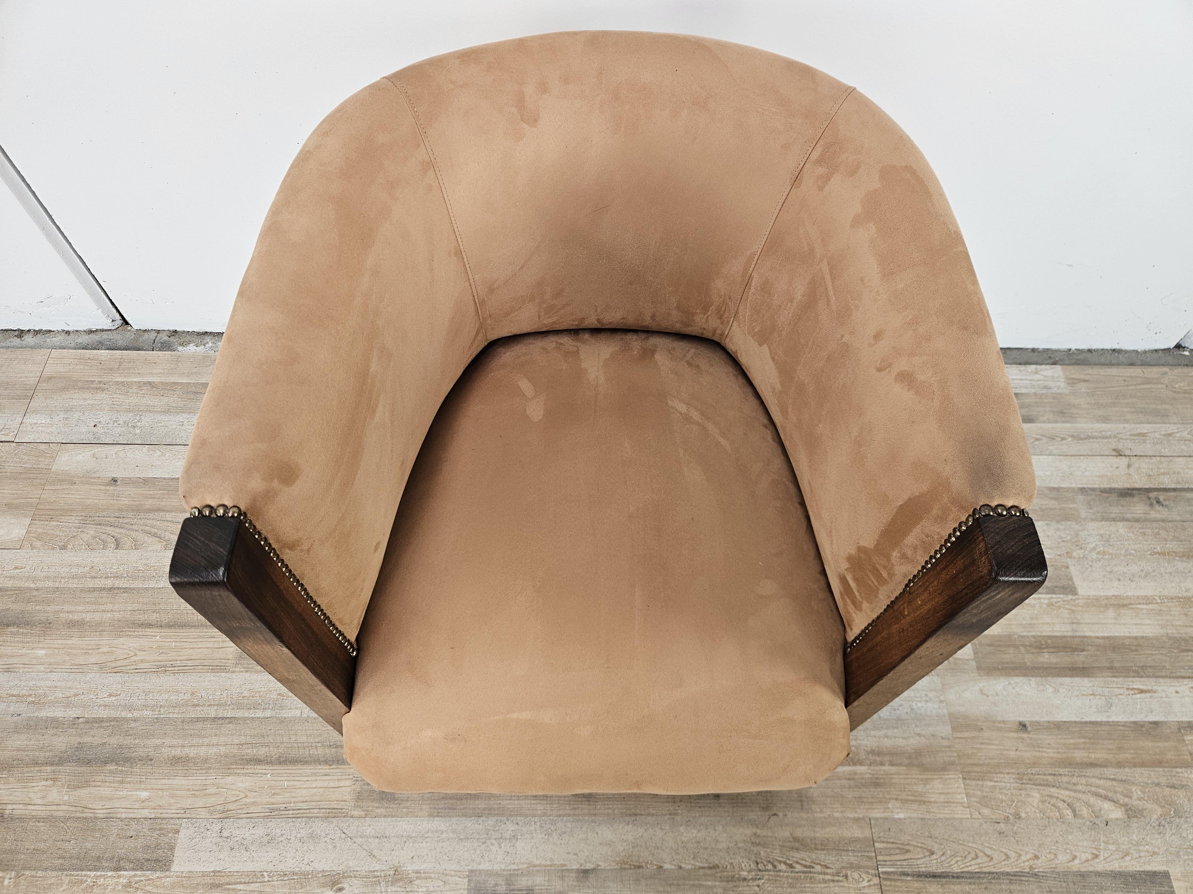 Mid-20th Century Antica poltrona Art Decò anni '40 in noce e velluto en vente
