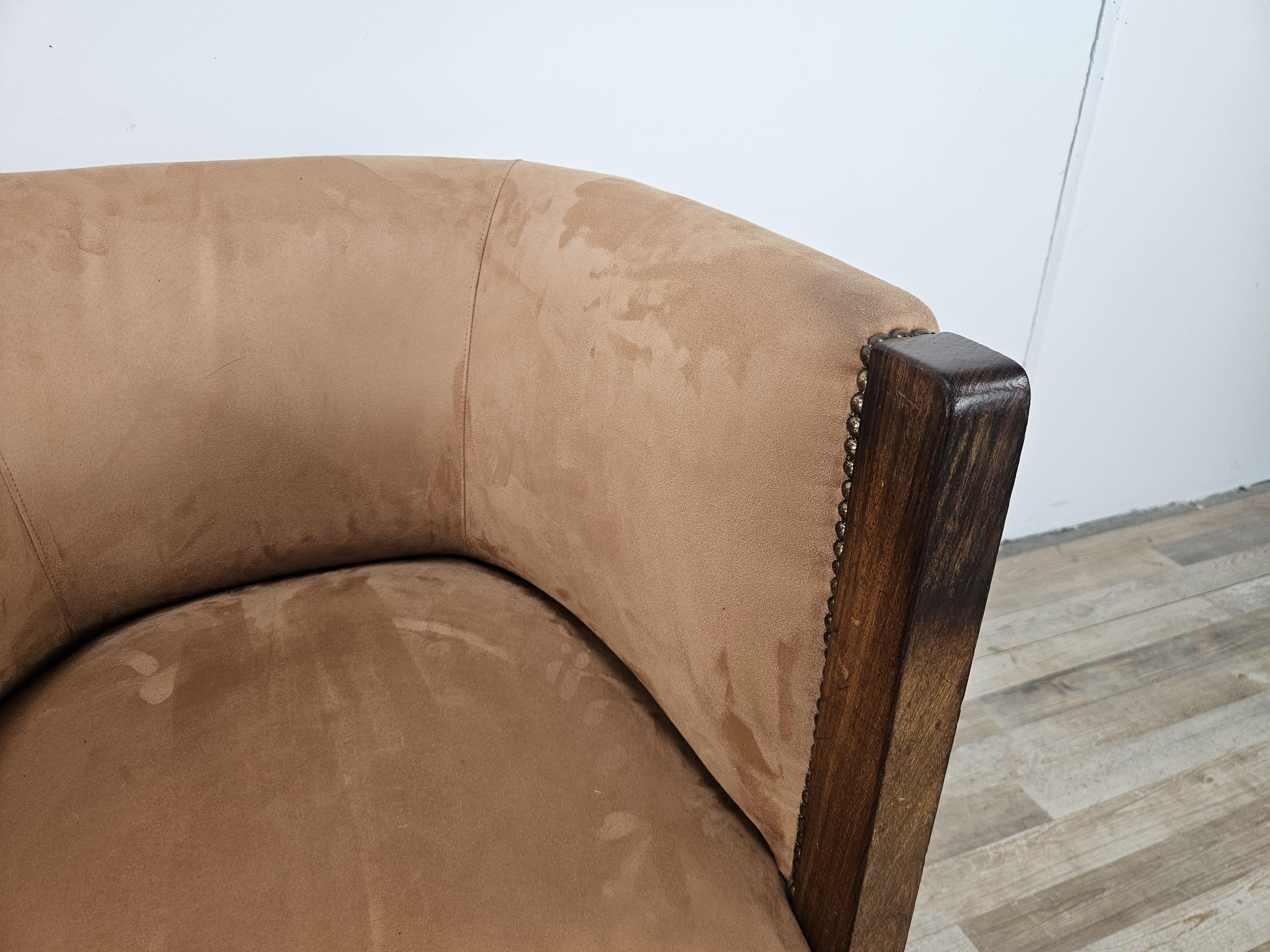 Velours Antica poltrona Art Decò anni '40 in noce e velluto en vente