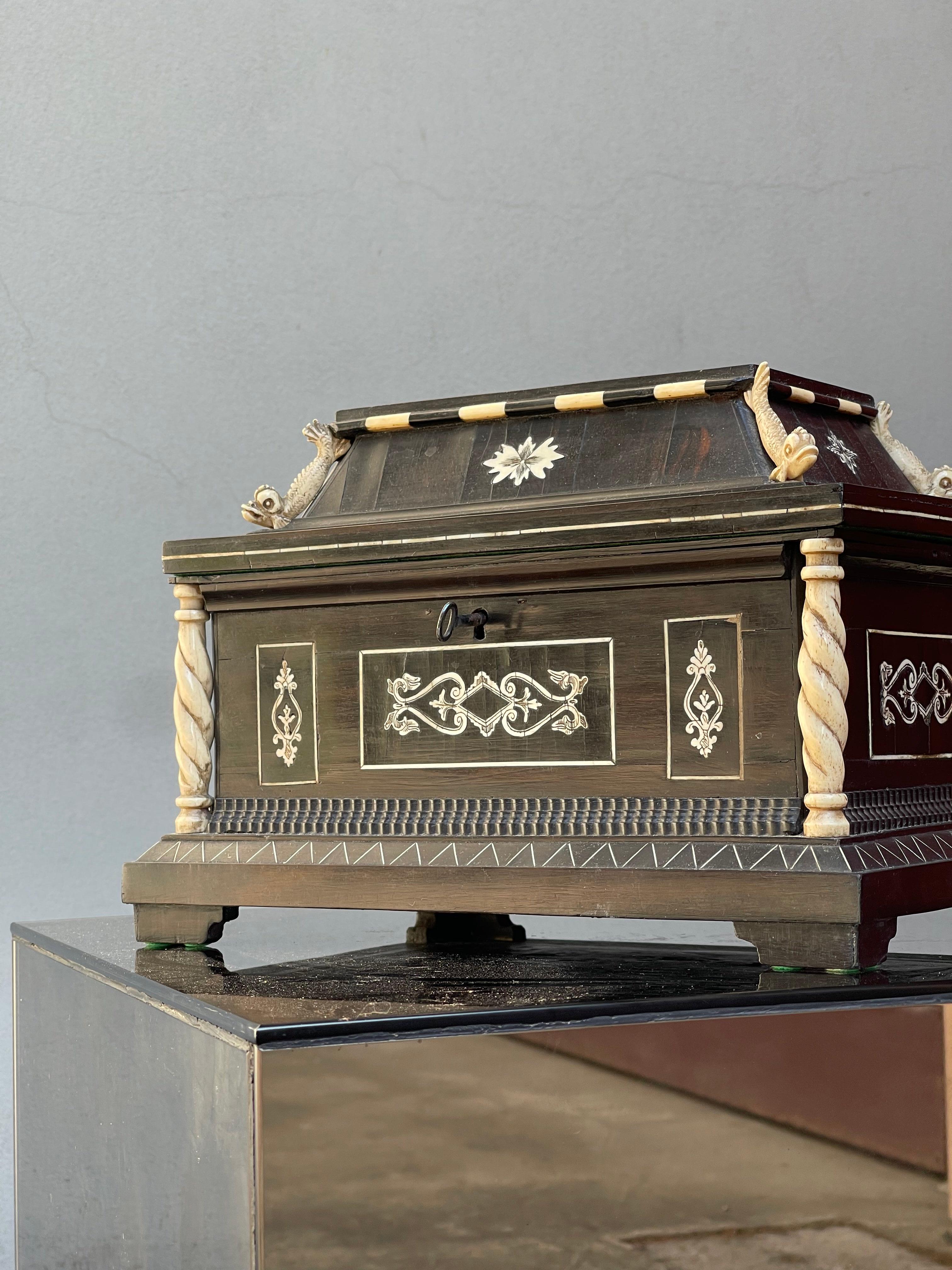 Ebony antica scatola in legno di ebano e osso - antichita - prima meta 19 secolo For Sale