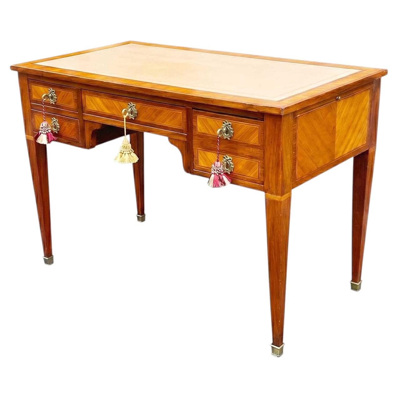 Antica Scrivania Da Centro Francese Stile Luigi Sedici Con Tiretti Circa 1850 For Sale