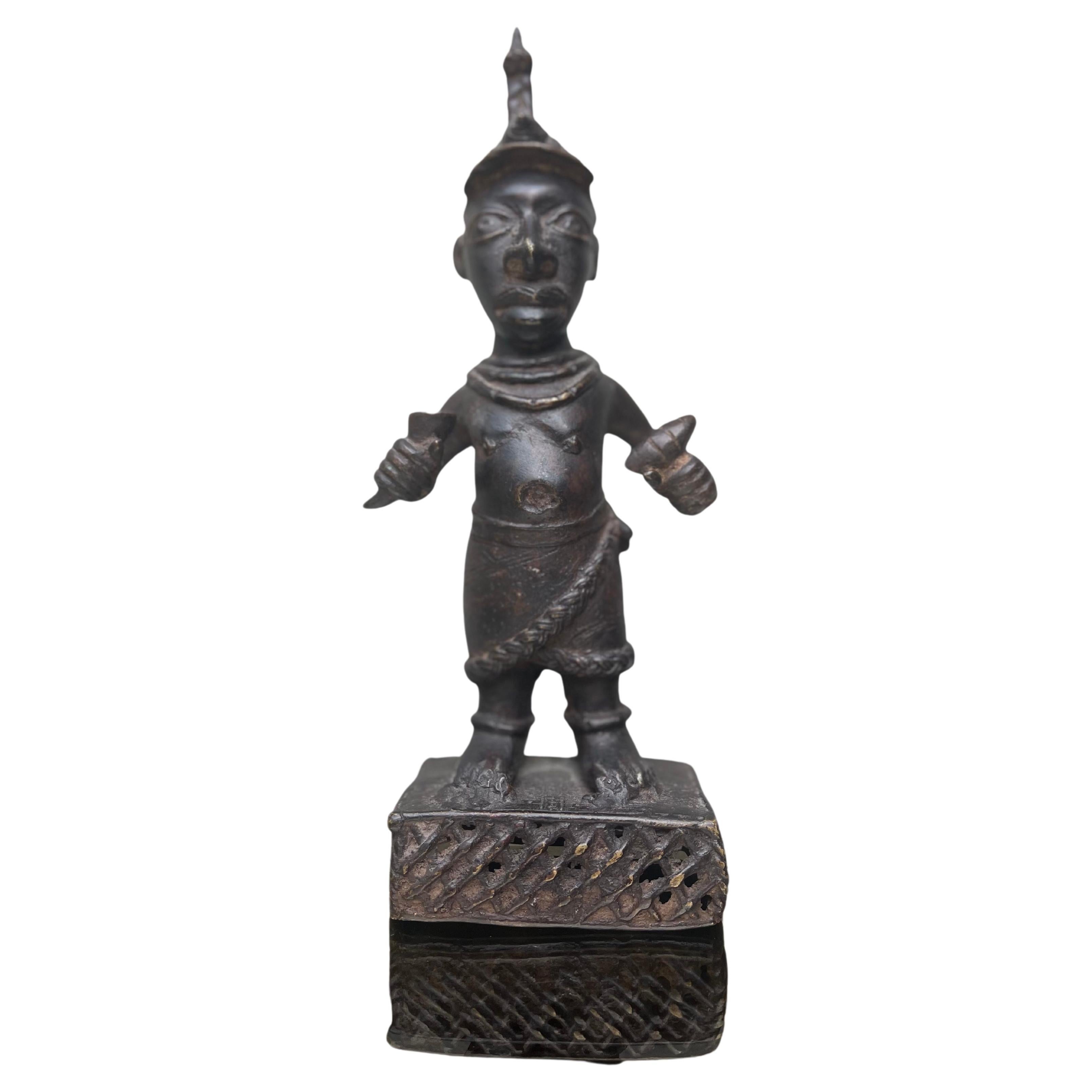 Antica scultura - bronzo - africana - Benin - XIX secolo -sculpture - African  For Sale