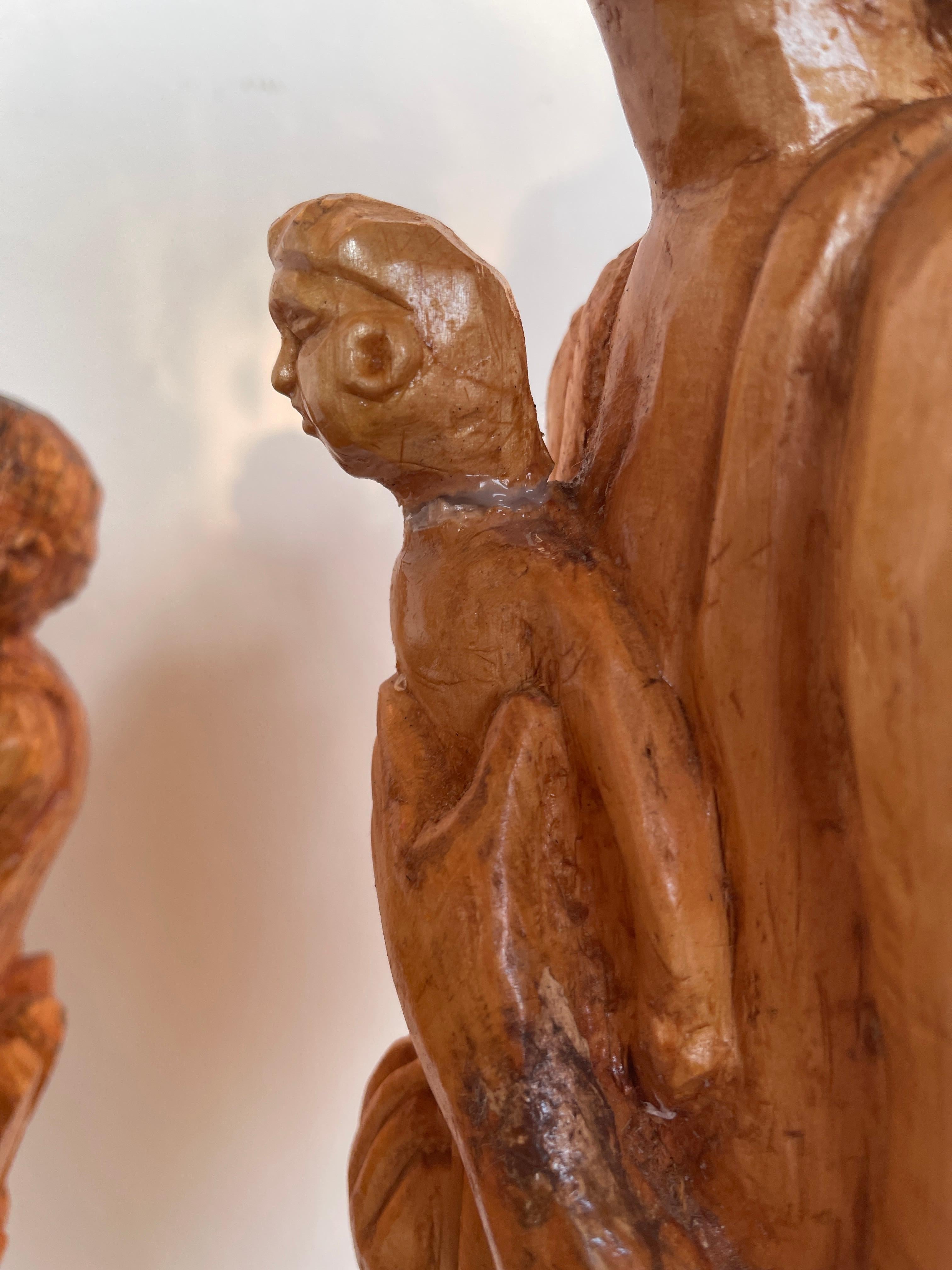 Escultura antigua de pareja africana tallada a mano años 40 en venta 4