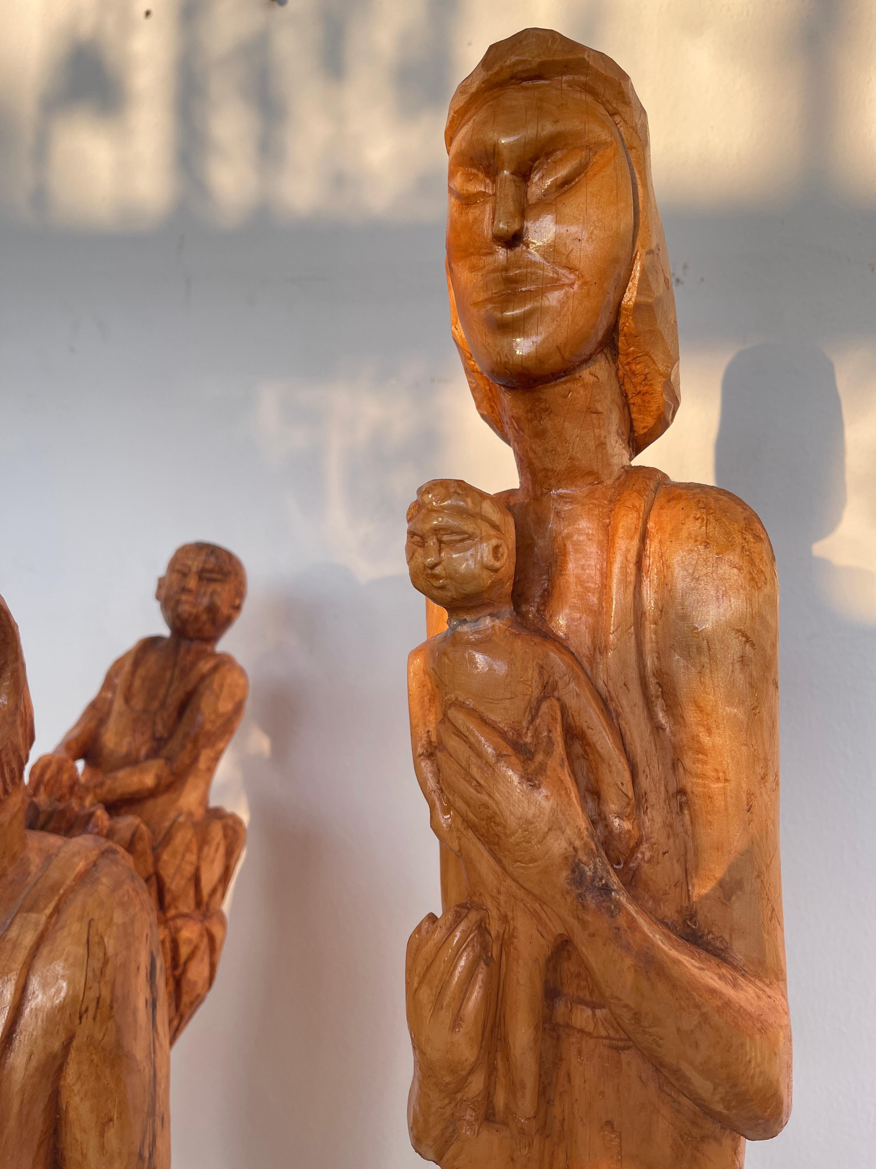 Escultura antigua de pareja africana tallada a mano años 40 Arte popular en venta