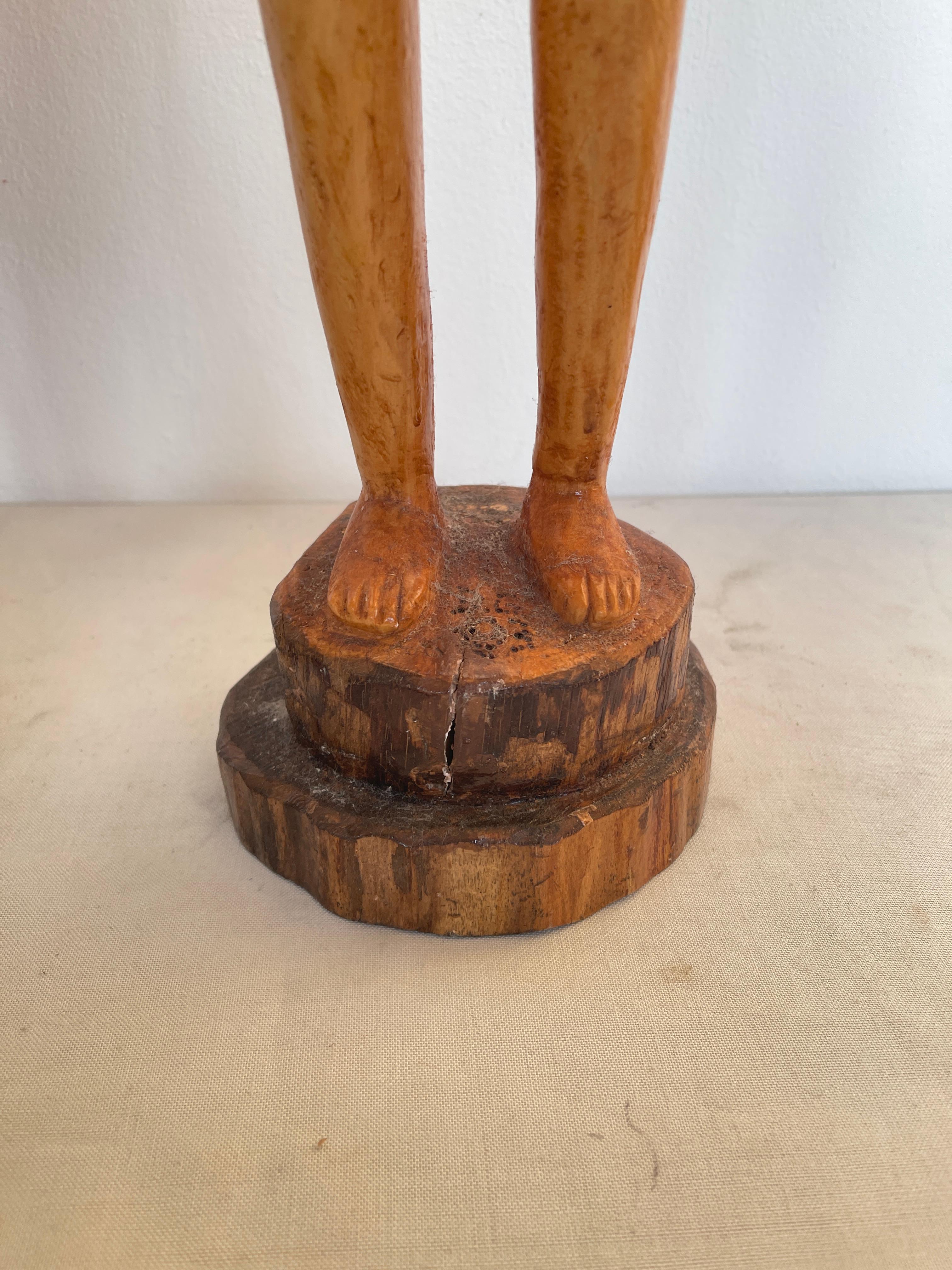 Escultura antigua de pareja africana tallada a mano años 40 Hecho a mano en venta