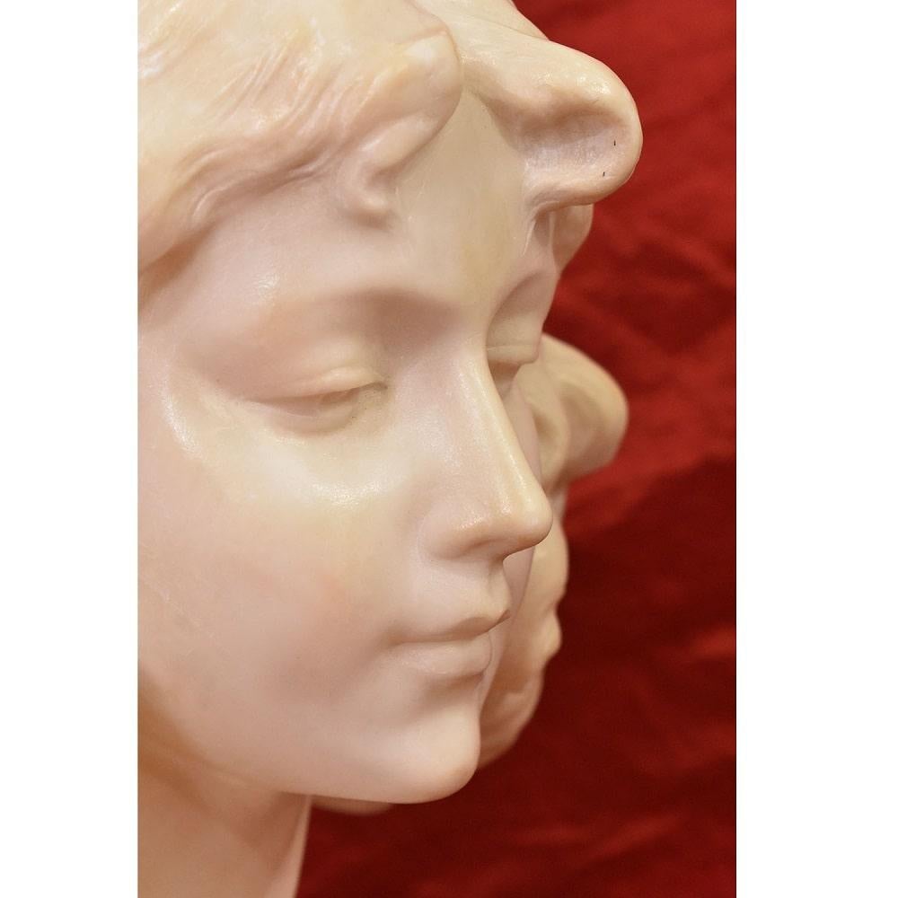 Antique Female Marble Sculpture, Bust Of Young Woman With Curls Late 19th. In Good Condition For Sale In Breganze, VI