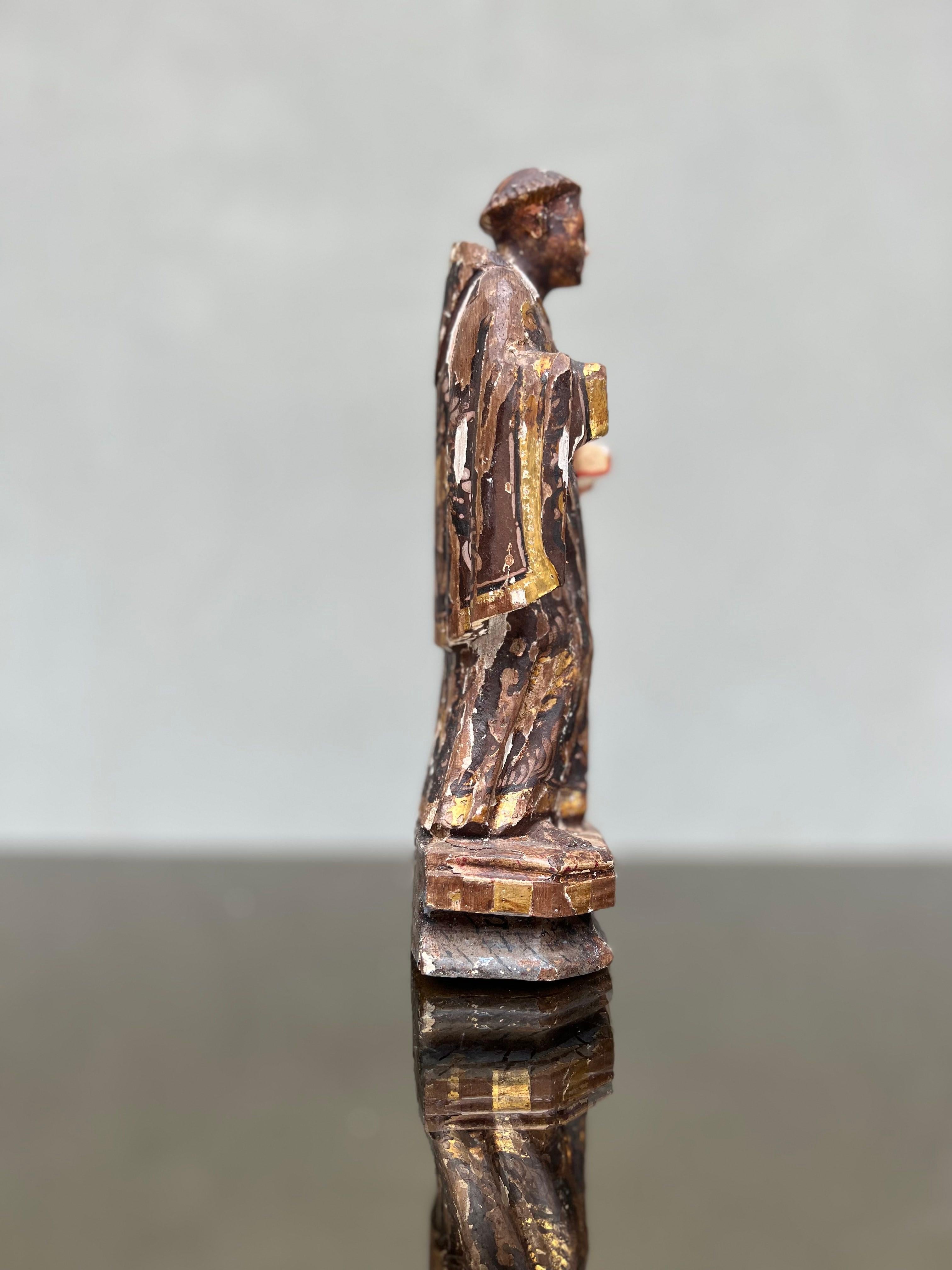 Antica scultura lignea Raffigurazione di Santo  In Excellent Condition For Sale In Milano, MI