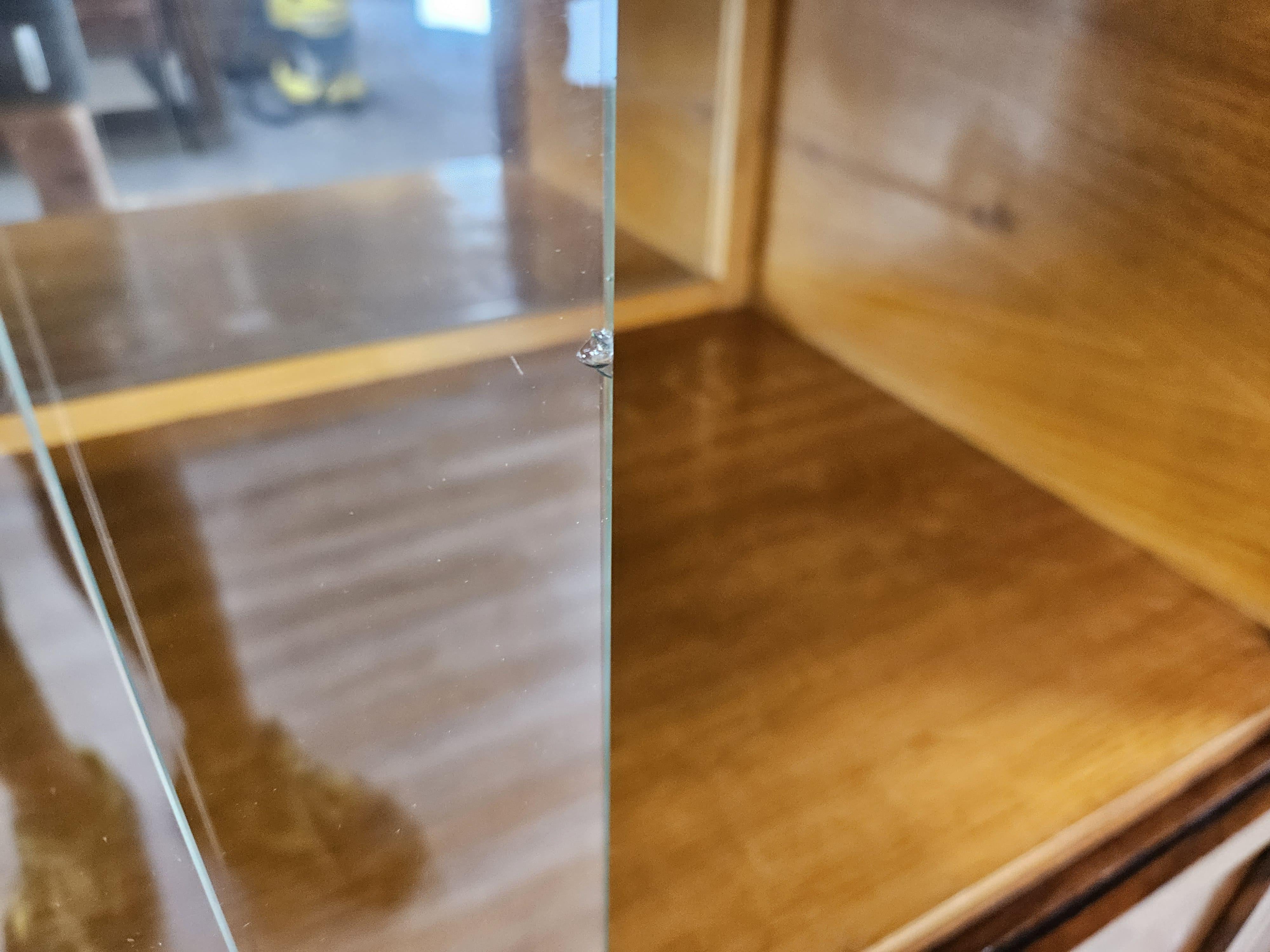 Antique Art Deco 1950s oak sideboard with sliding glass and decorations For Sale 10