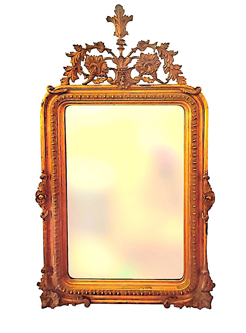 Doré Miroir ancien doré et décoré des années 1880 en vente