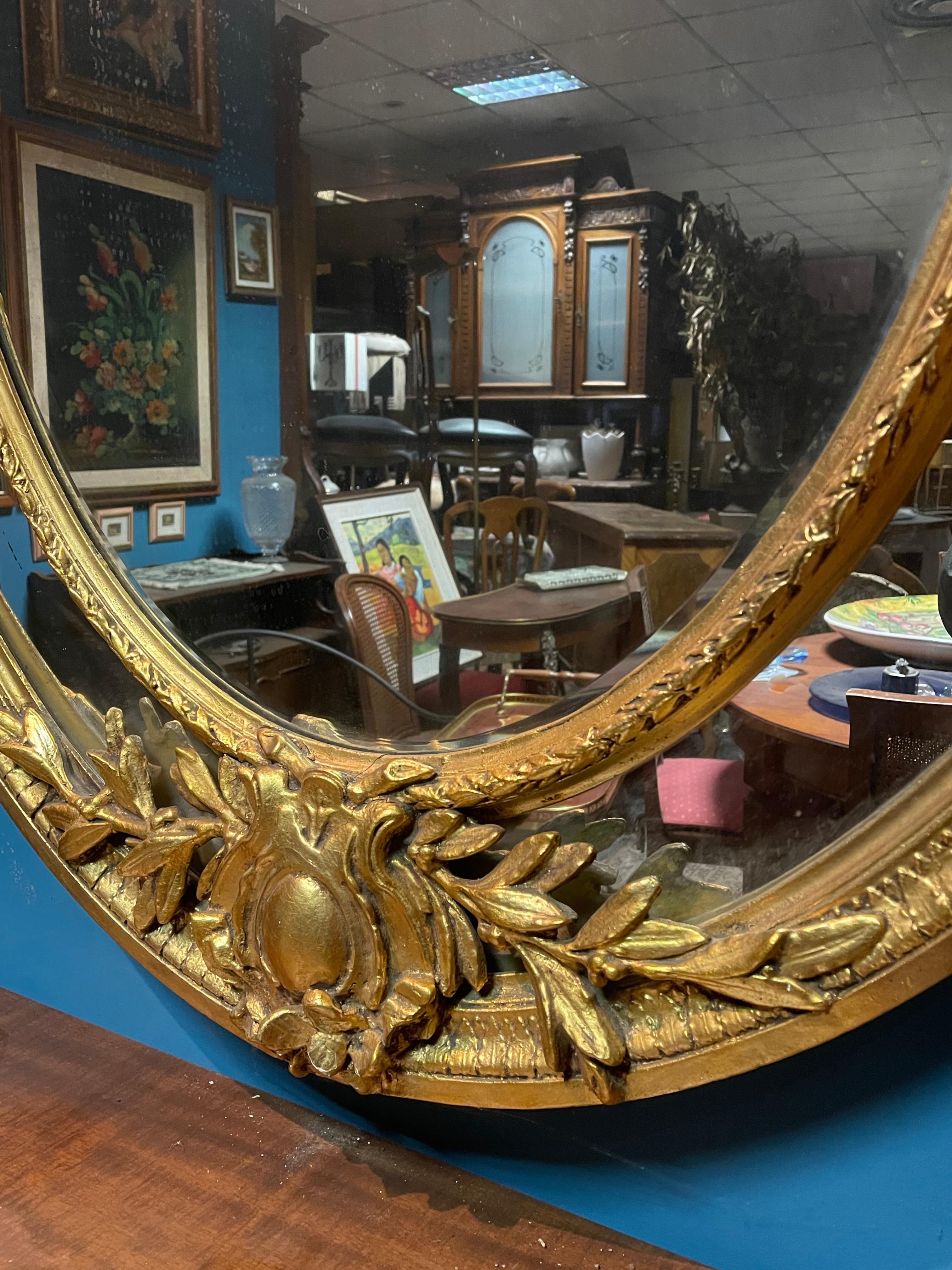 19th Century Antica specchiera dorata francese in foglia di oro del 800 in vendita