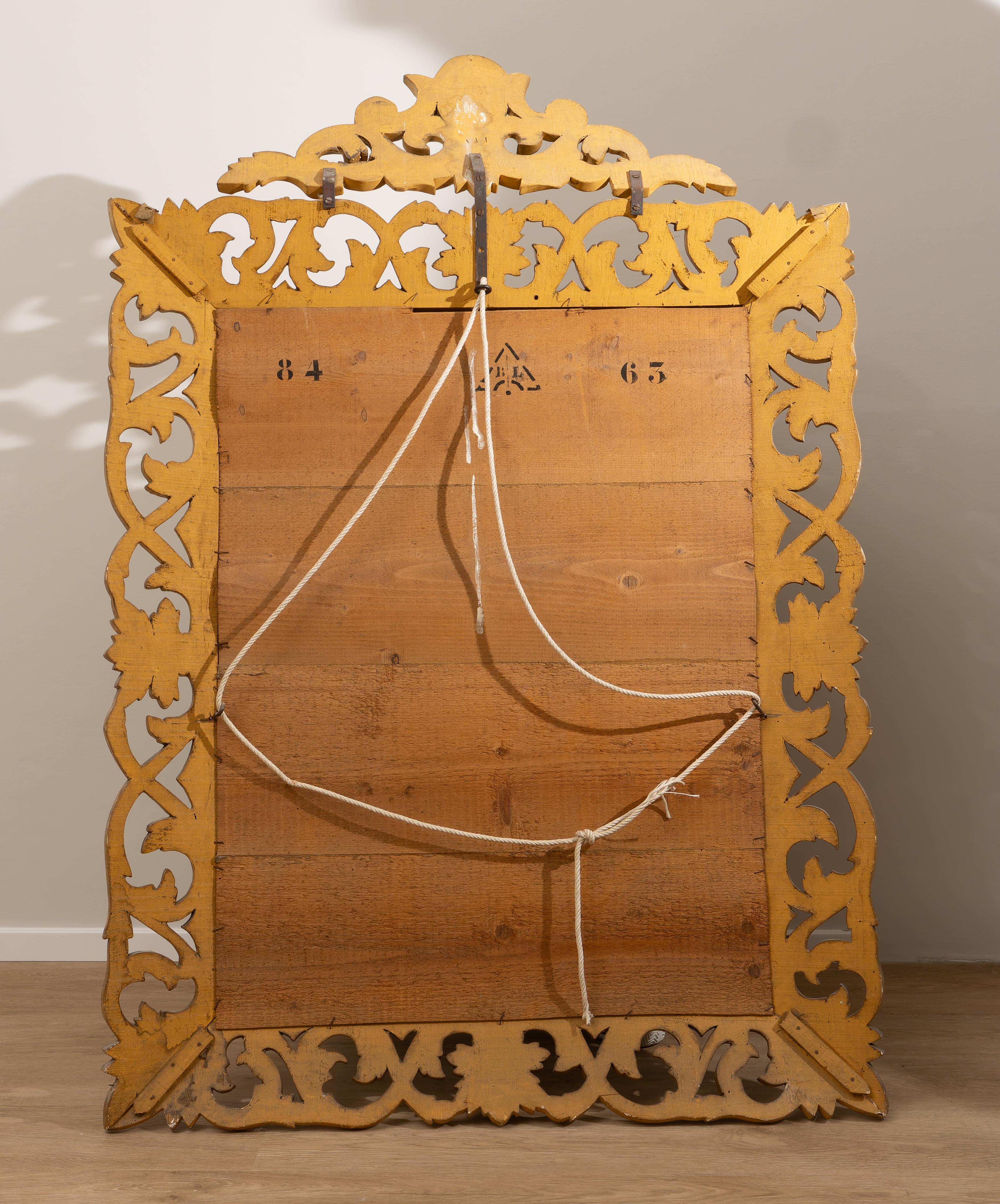 Miroir doré ancien 18ème siècle en vente 1