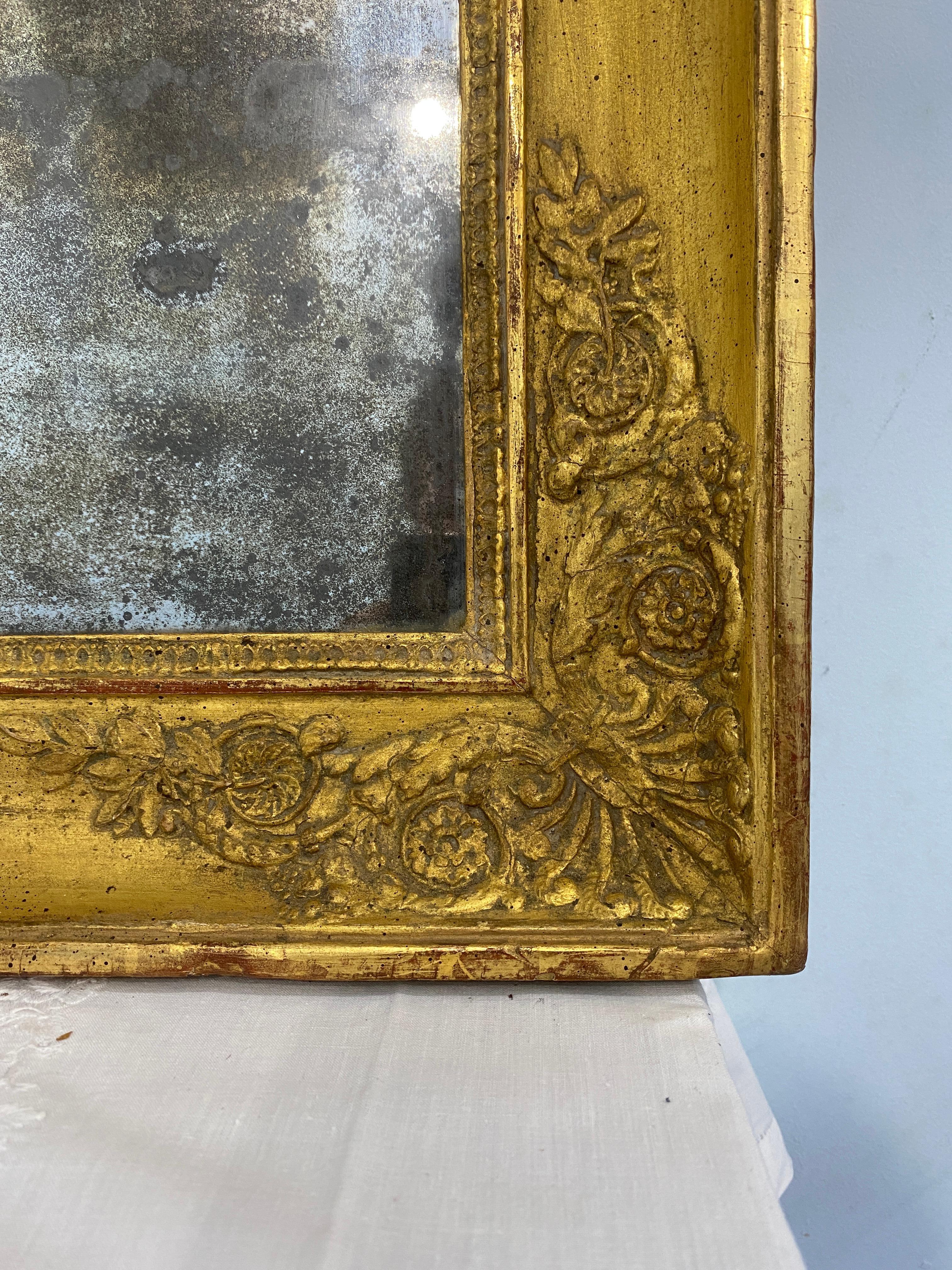 Miroir ancien français doré à la feuille d'or d'époque Empire des années 1820 Bon état - En vente à Traversetolo, IT