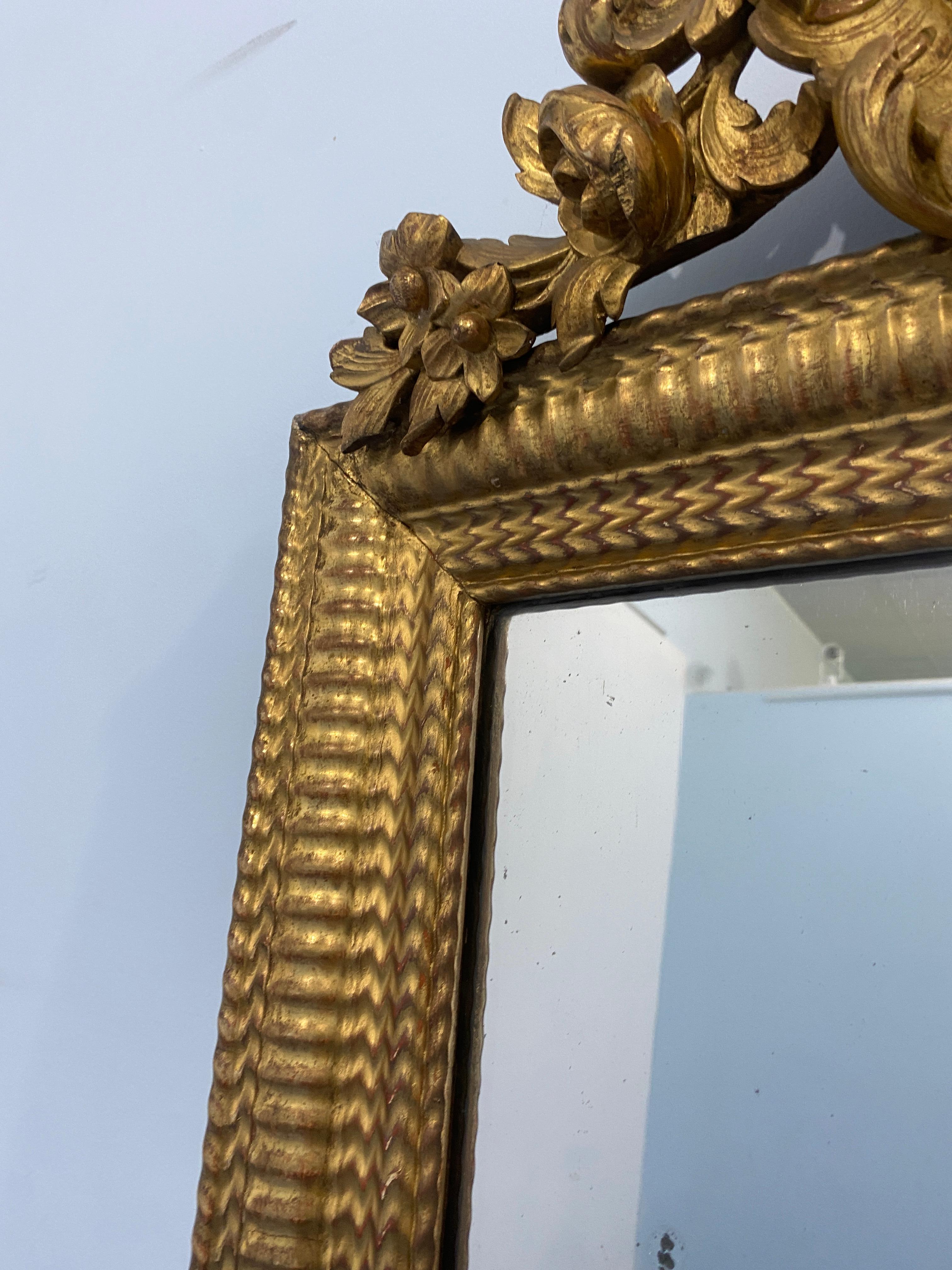 Mid-19th Century Miroir ancien français doré à la feuille d'or époque Louis Philippe, années 1850 en vente