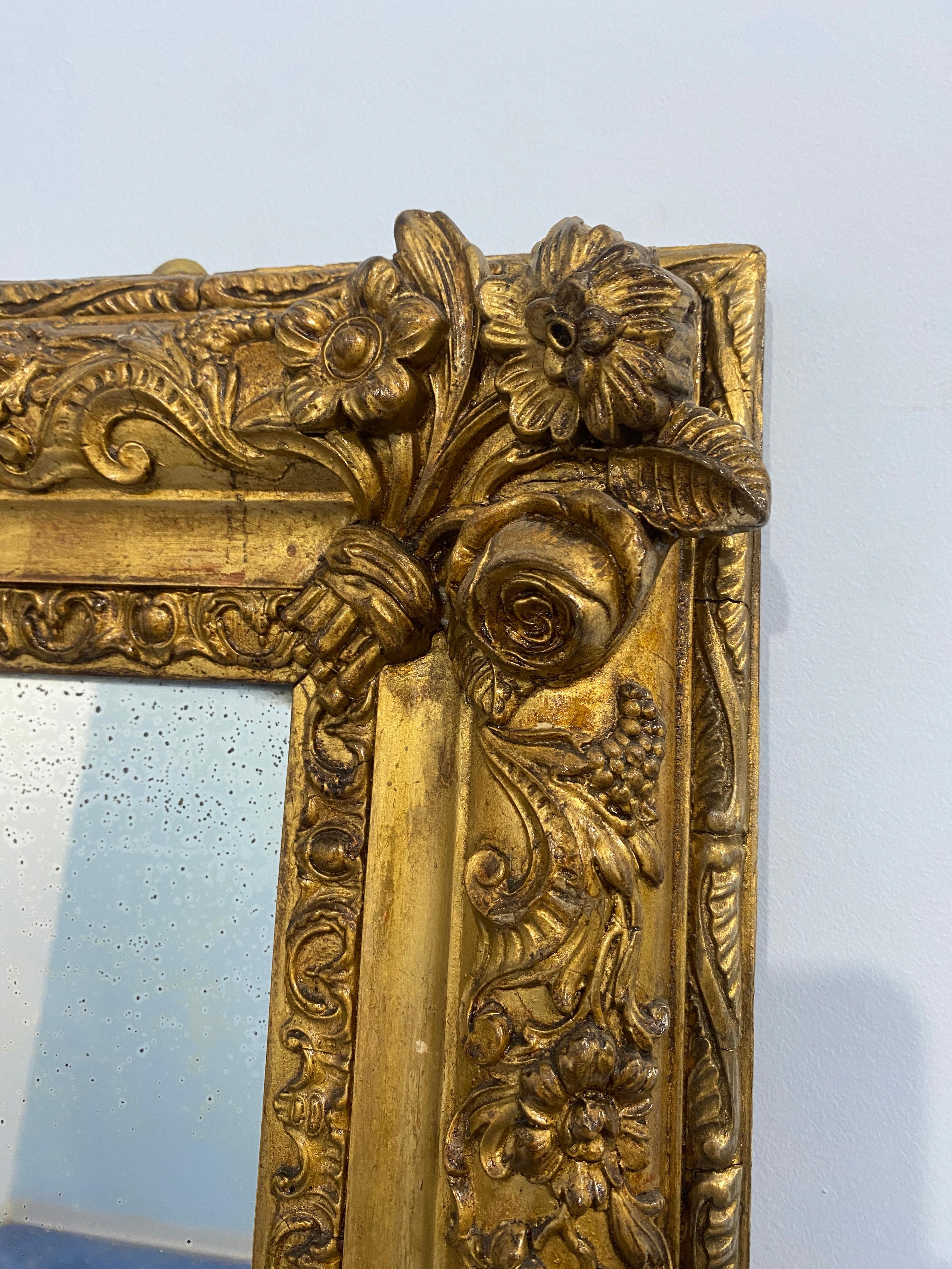Antica specchiera francese dorata a foglia d'oro epoca Napoleone Terzo, 1870 For Sale 1