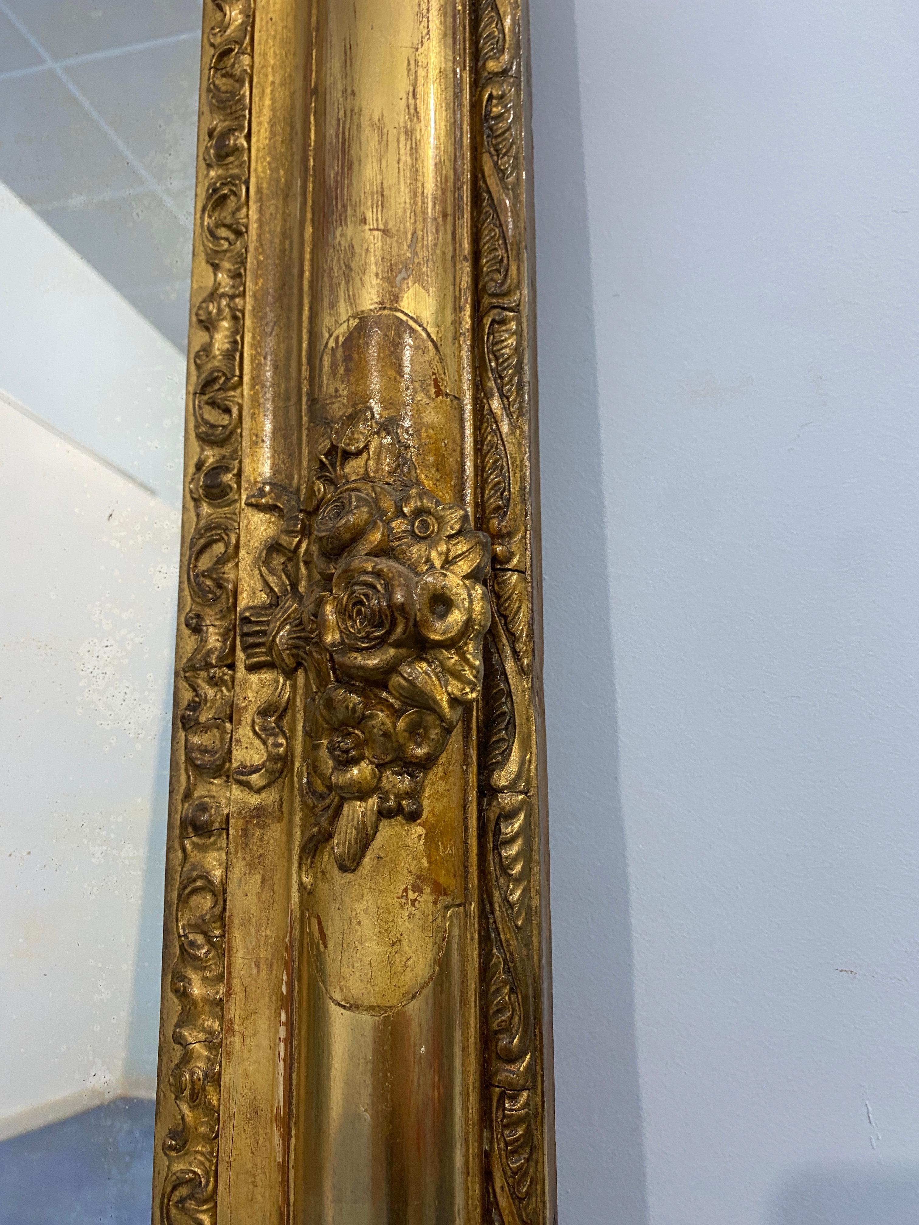 Antica specchiera francese dorata a foglia d'oro epoca Napoleone Terzo, 1870 For Sale 3