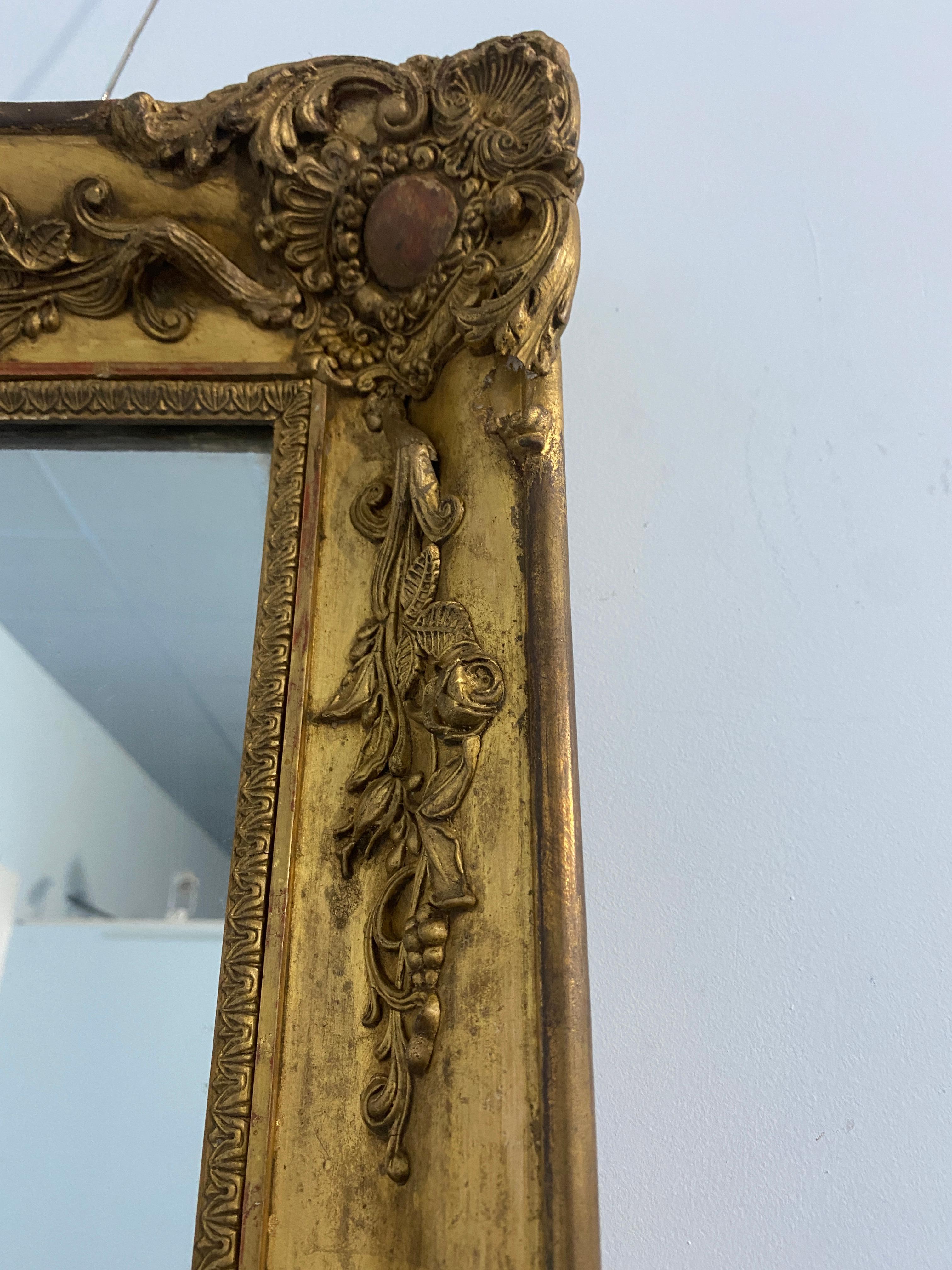 Late 19th Century Miroir ancien français doré à la feuille d'or de l'époque Napoléon III, 1870 en vente